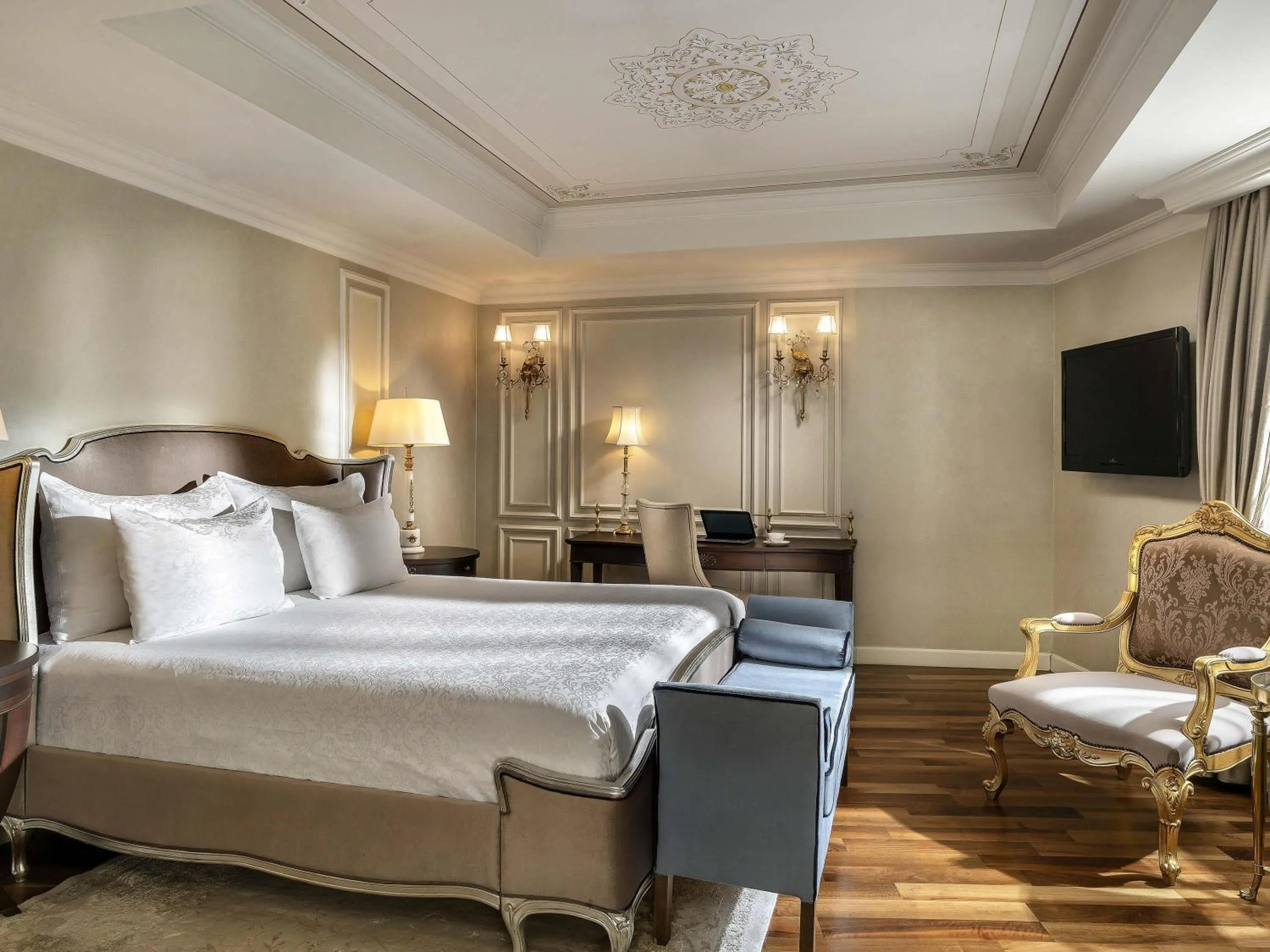 Bedroom, Bed in Rixos Pera Istanbul