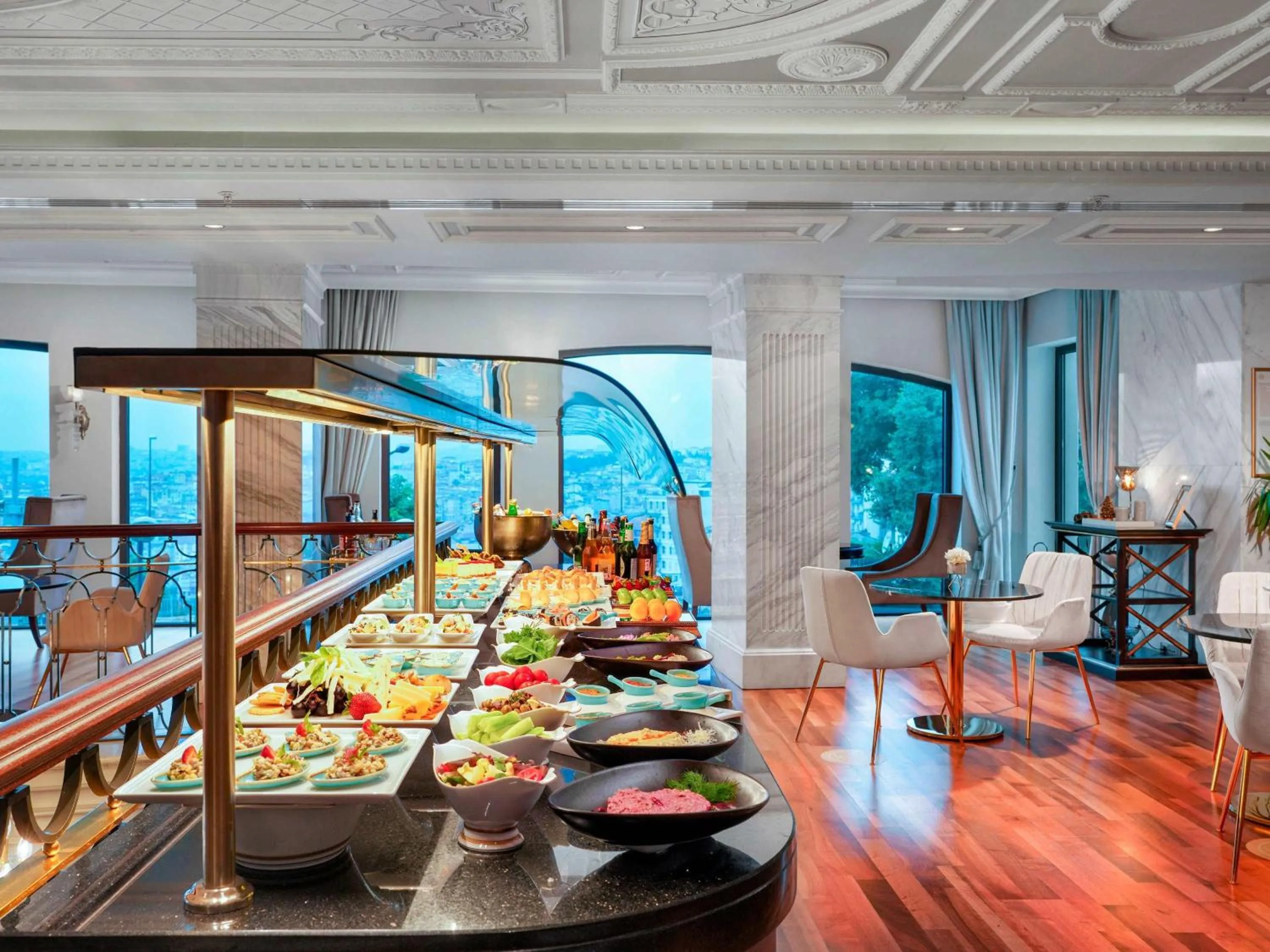 Restaurant/places to eat in Rixos Pera Istanbul