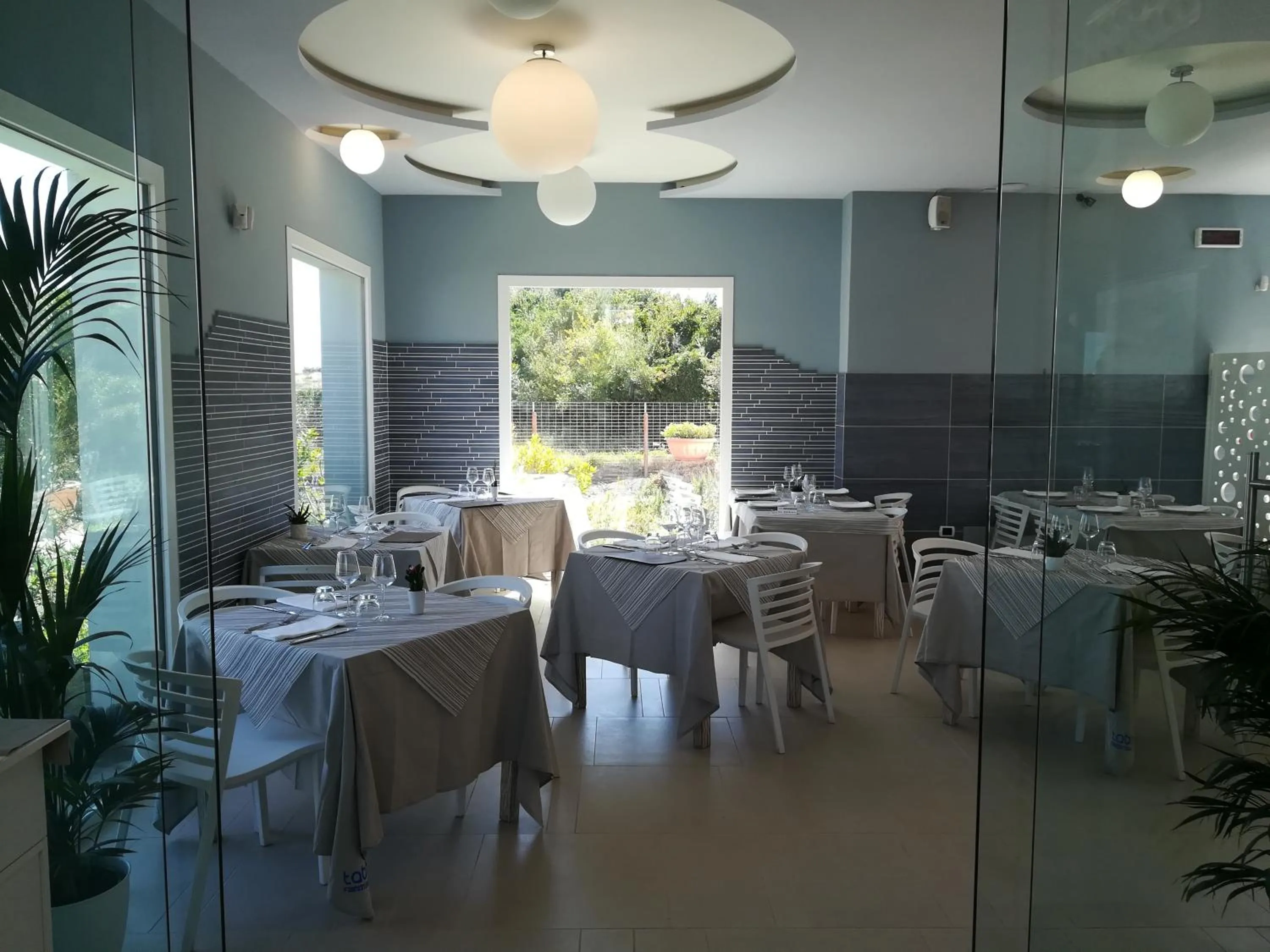 Restaurant/places to eat in Tabù Hotel