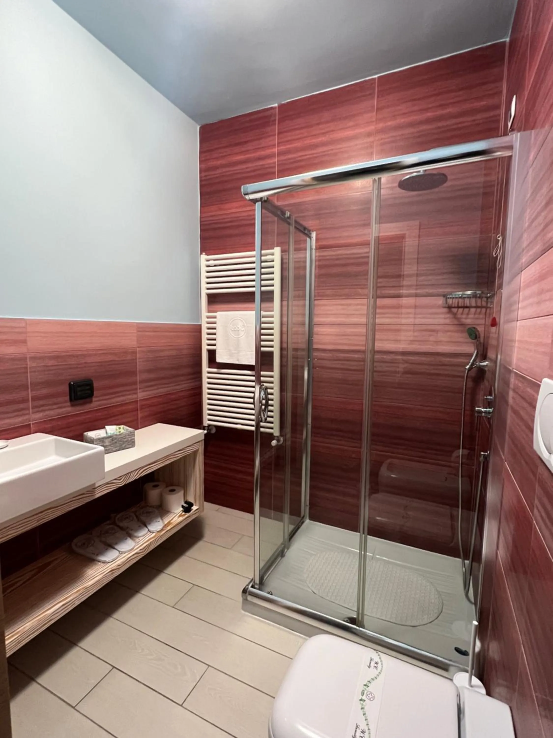 Shower in Tabù Hotel