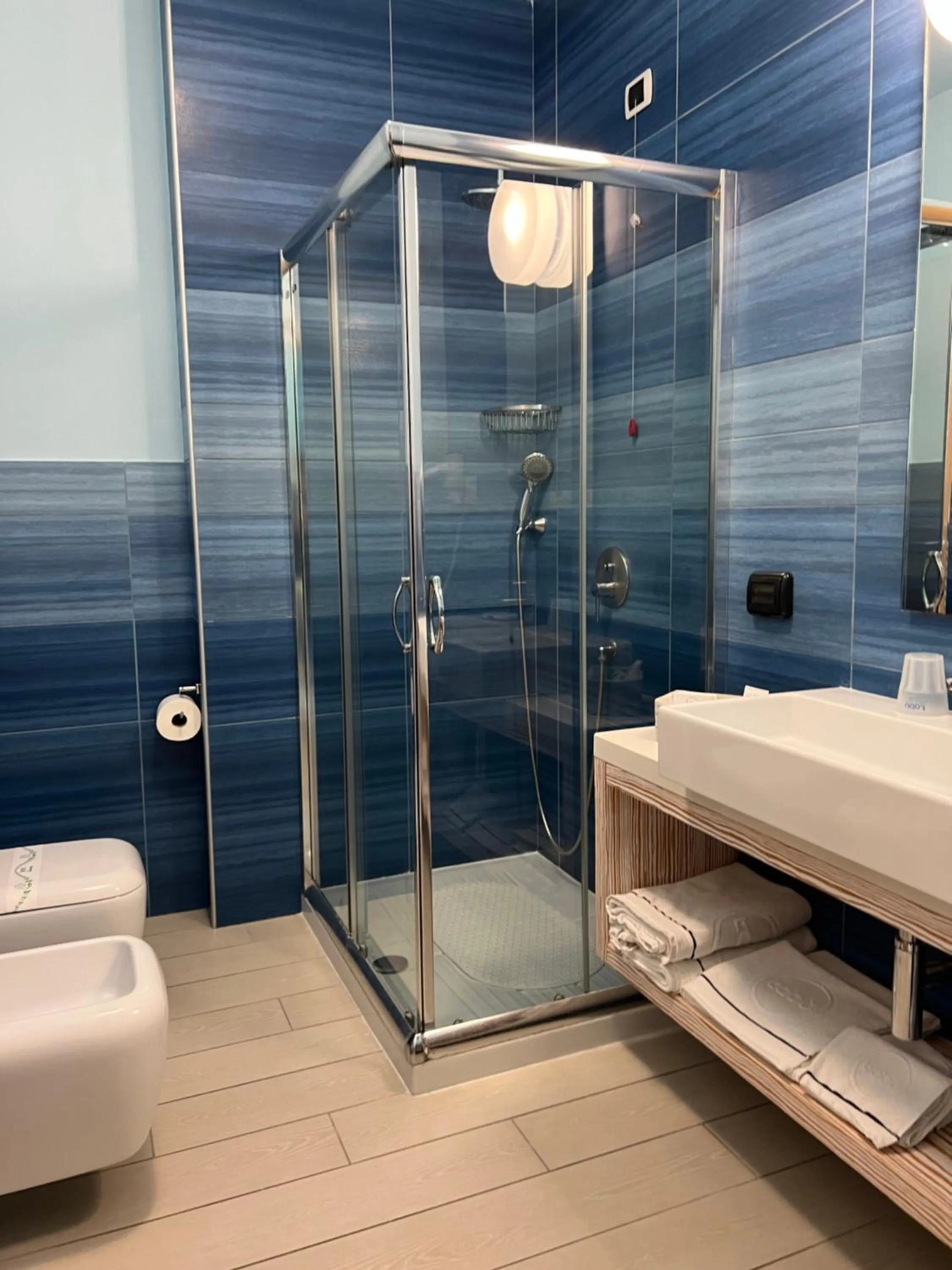 Shower in Tabù Hotel