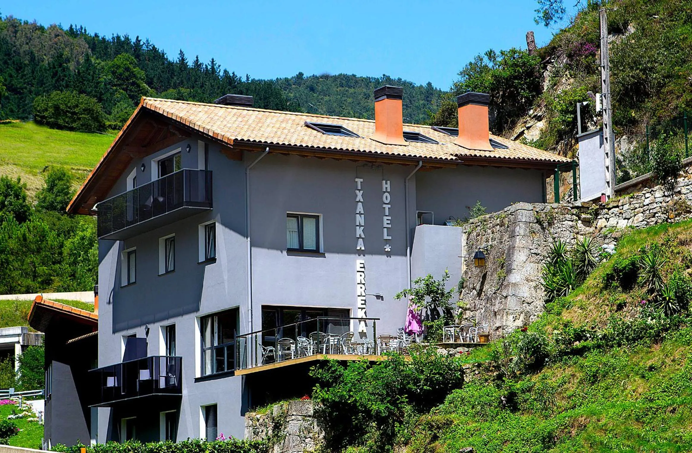Property building in Hotel Boutique Txanka Erreka PARKING INCLUIDO