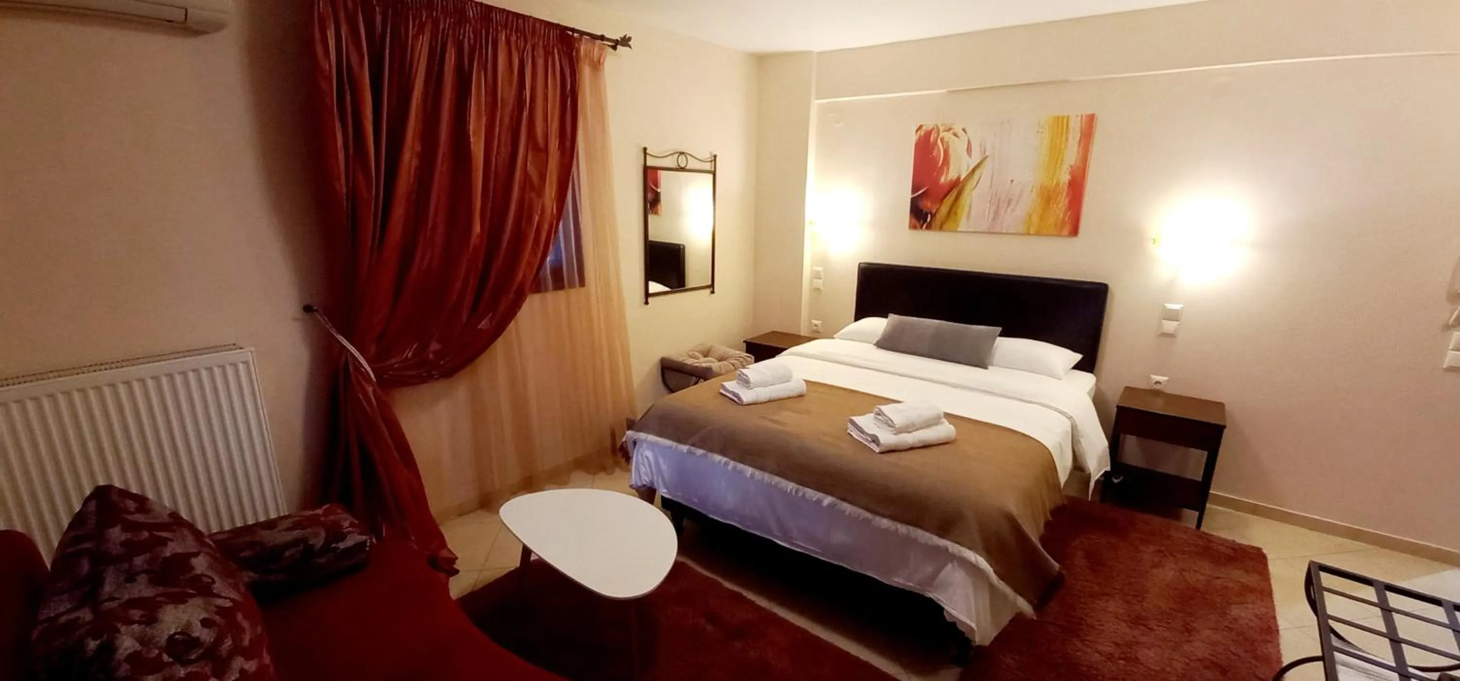 Photo of the whole room, Bed in Anesis