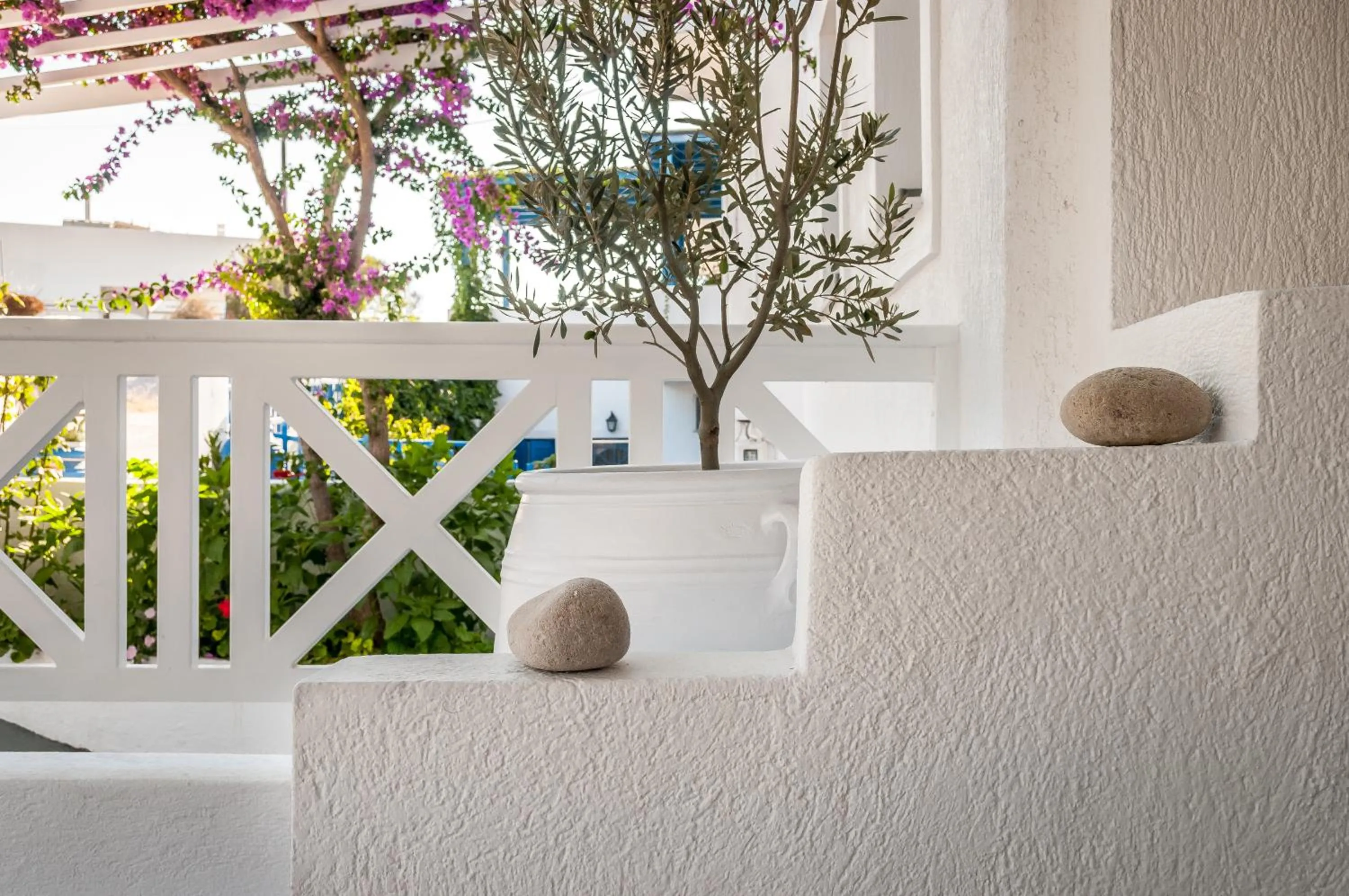 Facade/entrance in Milos Bay Suites