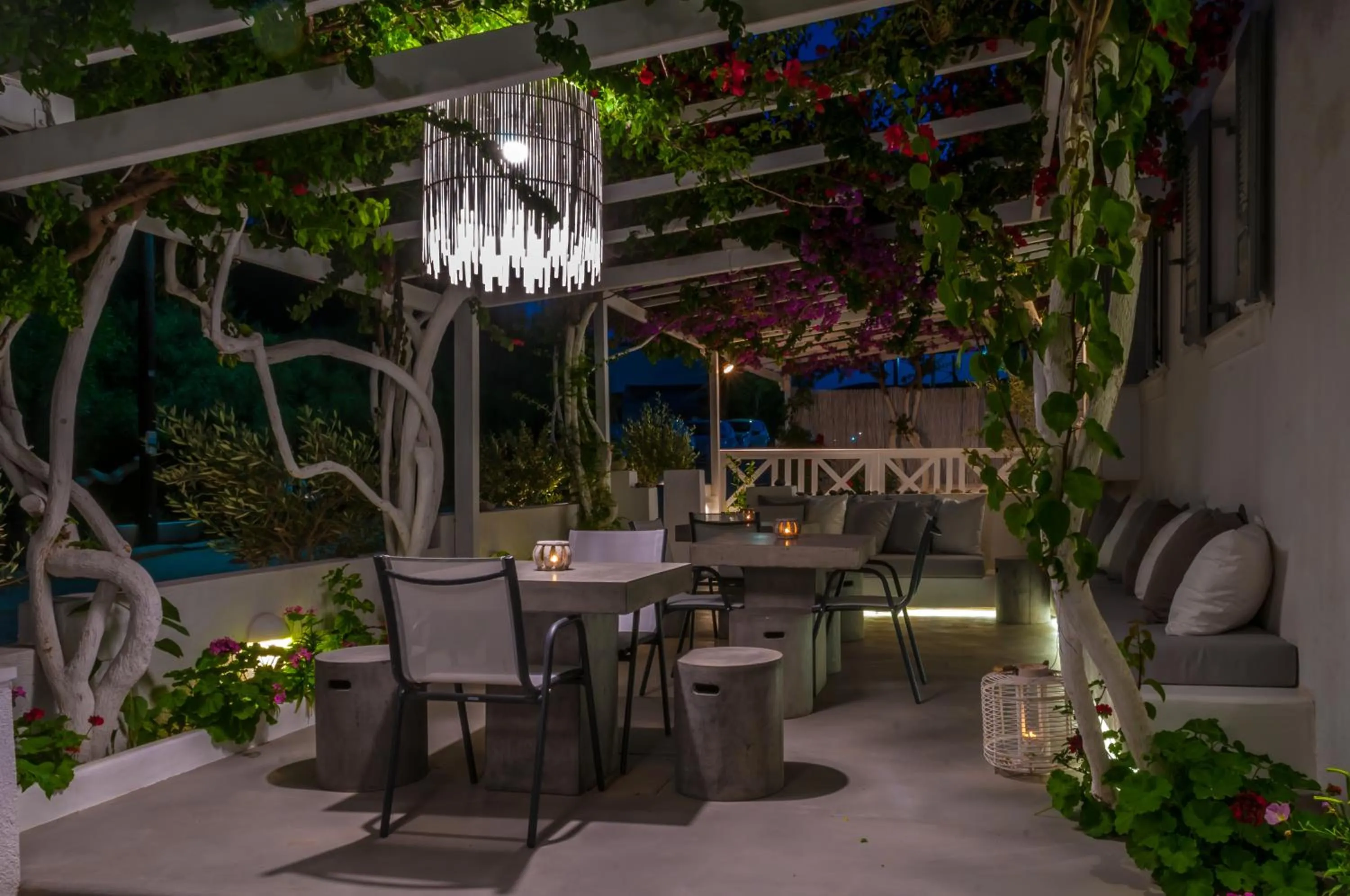 Garden in Milos Bay Suites