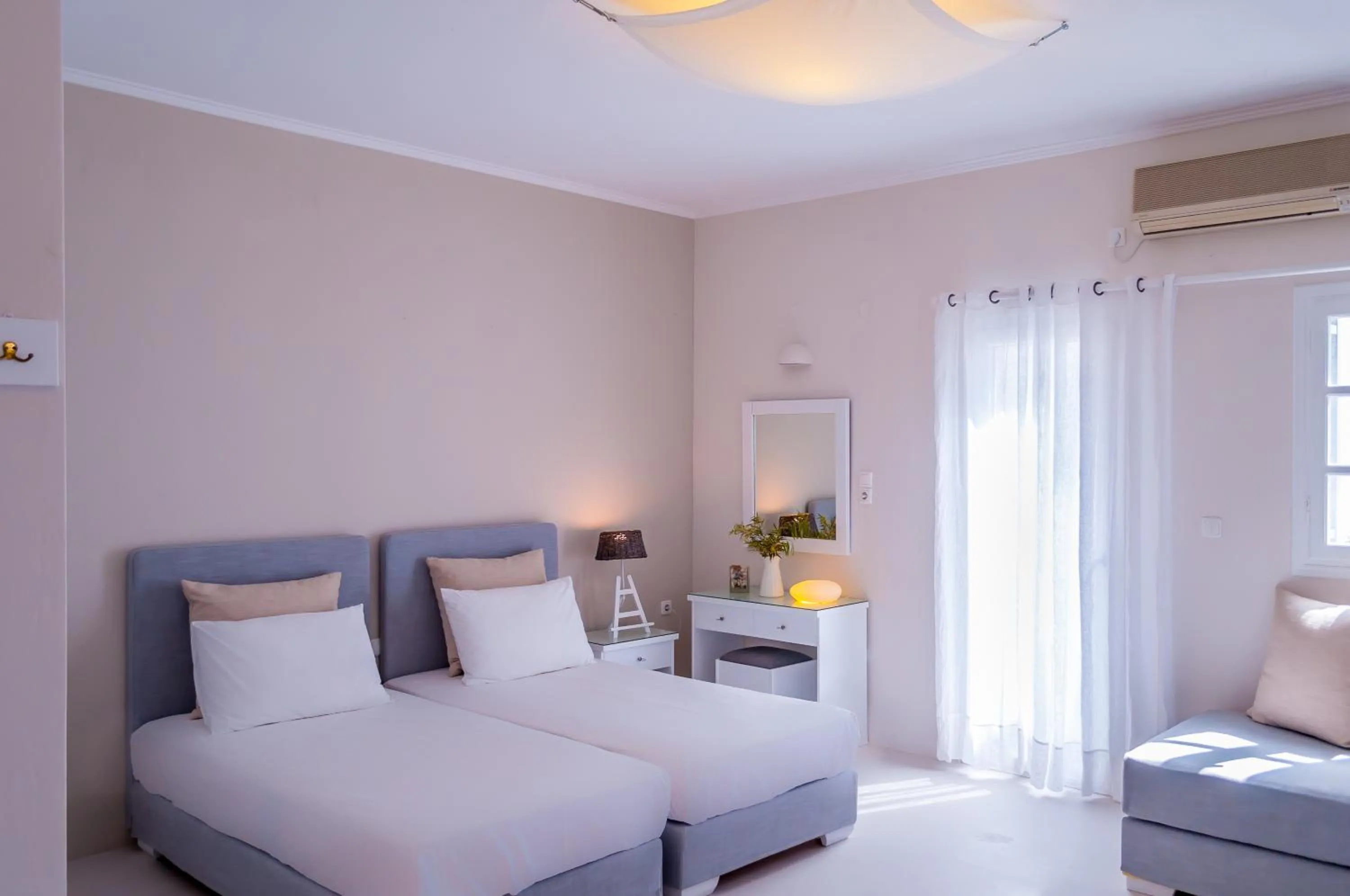 Bedroom, Bed in Milos Bay Suites