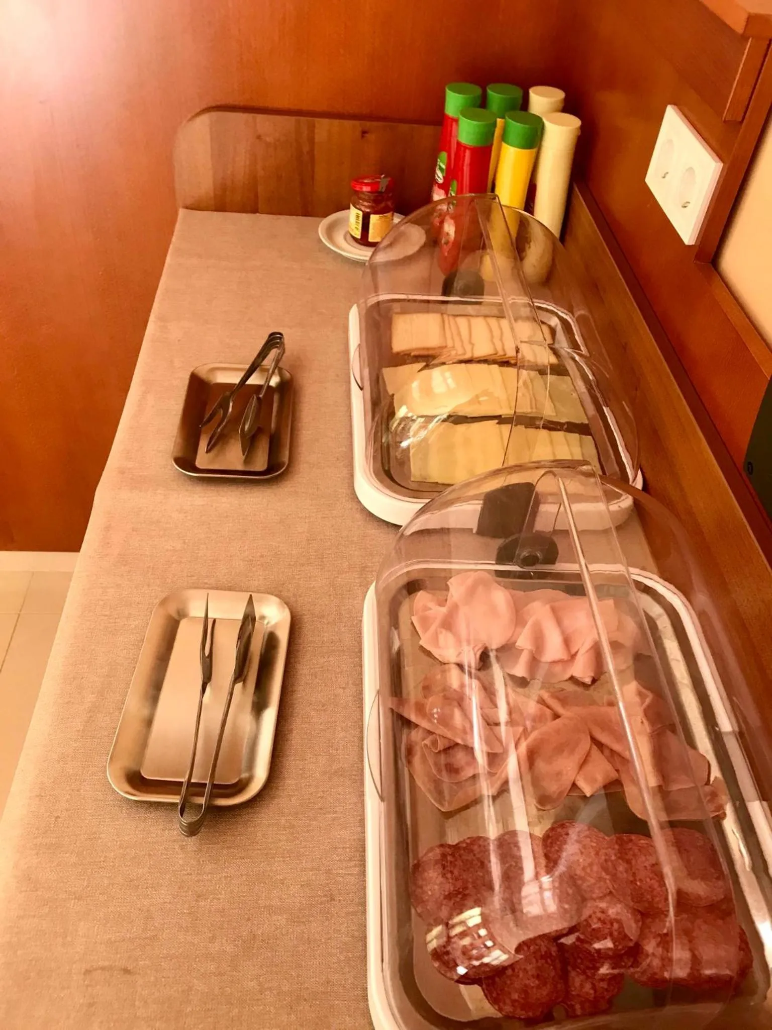 Buffet breakfast in Rábensteiner Panzió