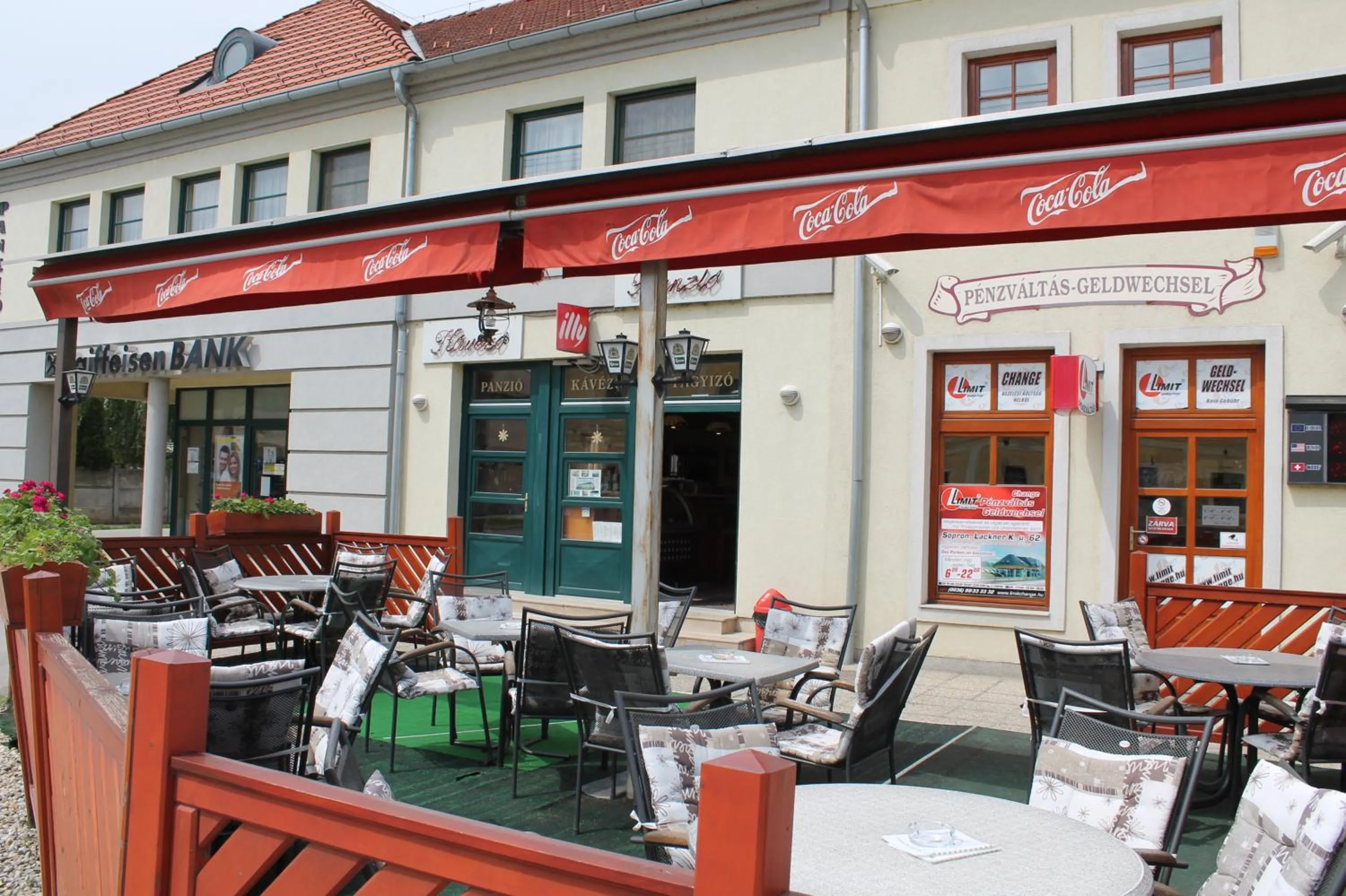 Facade/entrance in Rábensteiner Panzió