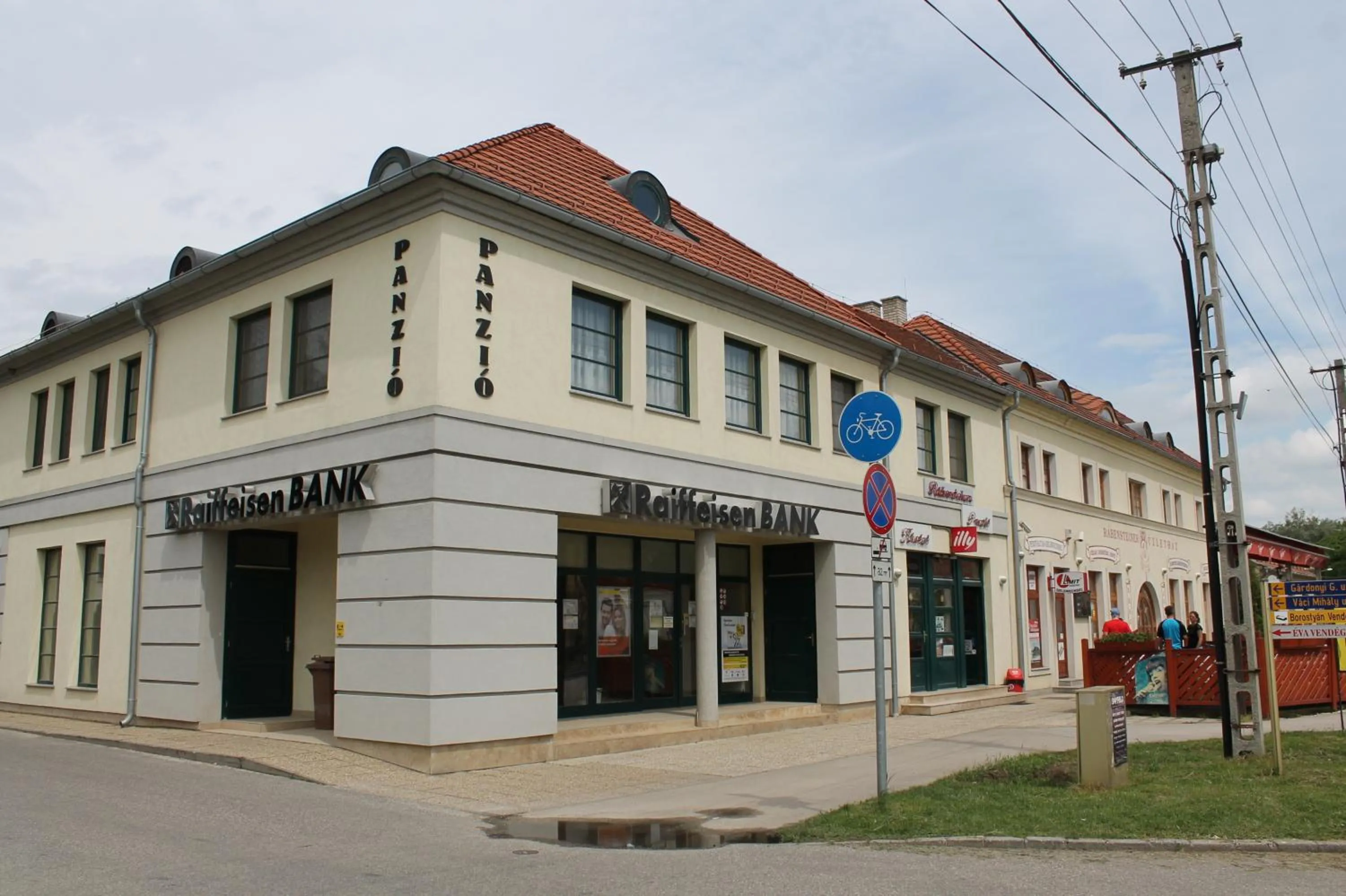 Facade/entrance in Rábensteiner Panzió