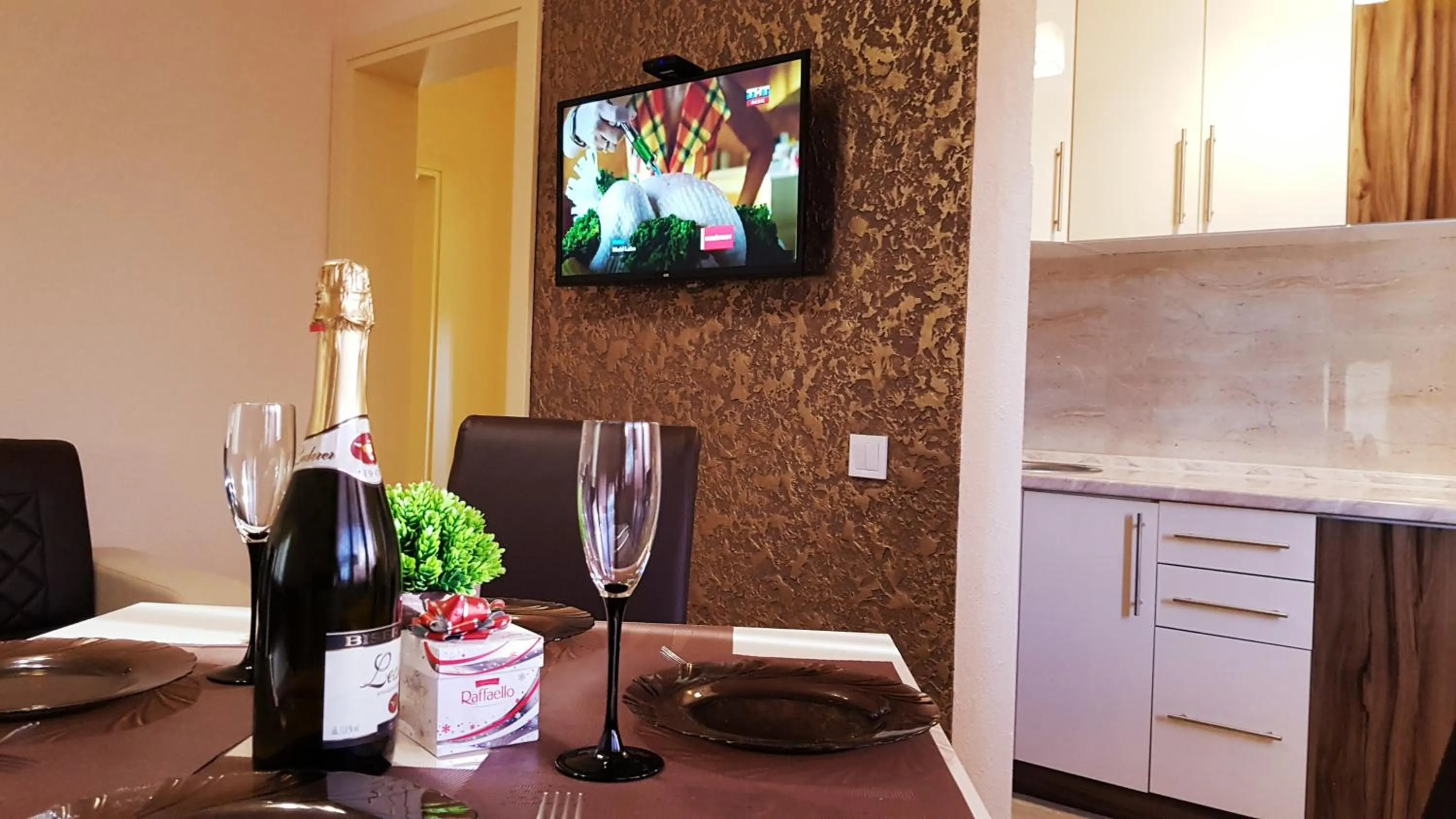 Two-Bedroom Suite in Monte Liza Apartments