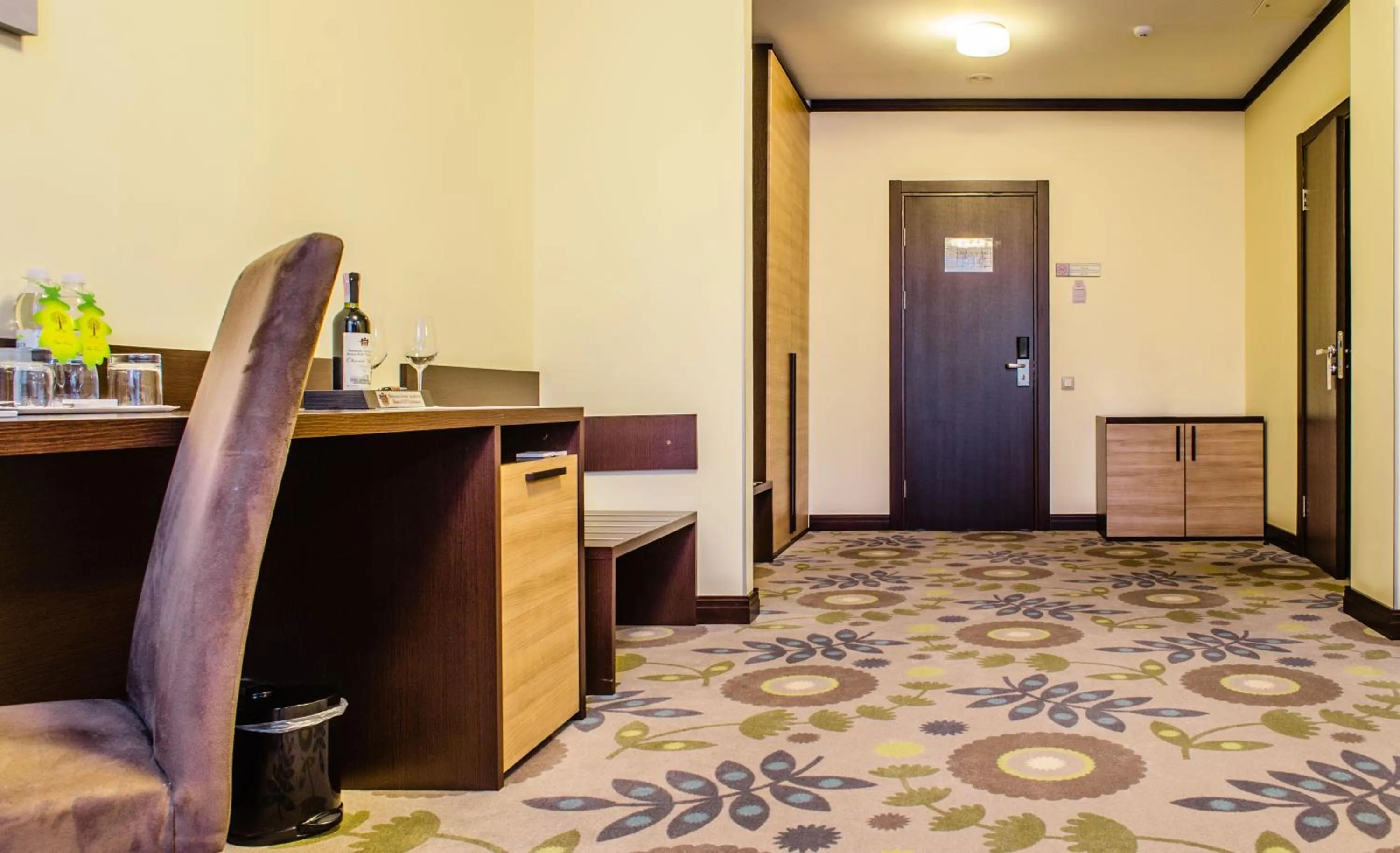 Photo of the whole room, Bed in Park-Hotel Golosievo