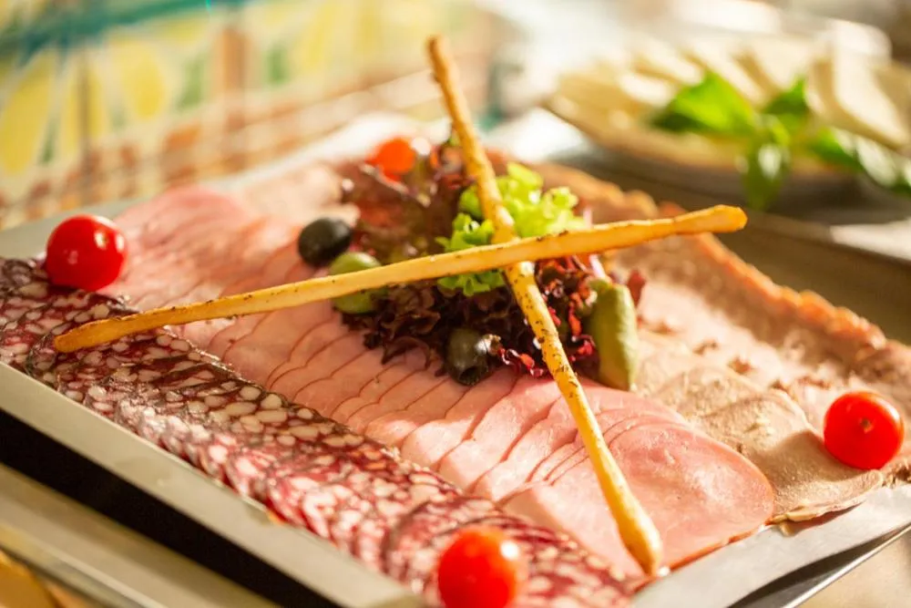 Restaurant/places to eat in Park-Hotel Golosievo