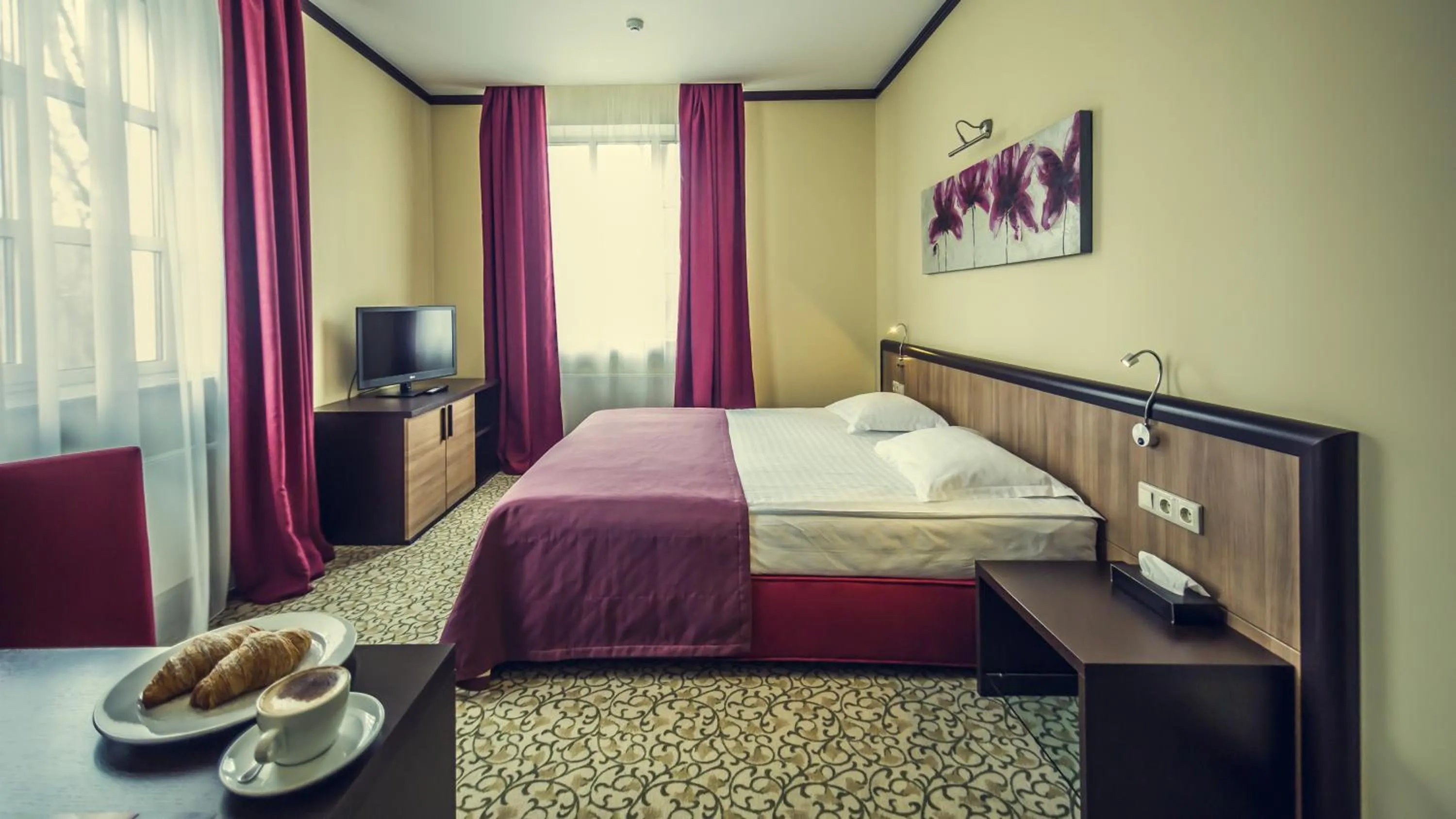 Photo of the whole room, Bed in Park-Hotel Golosievo