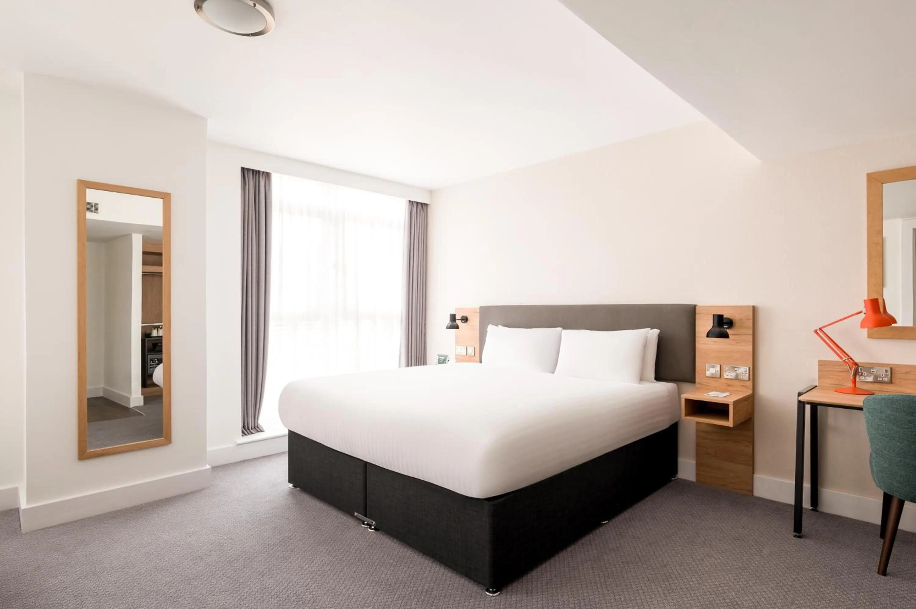 Bedroom, Bed in Holiday Inn Birmingham City by IHG