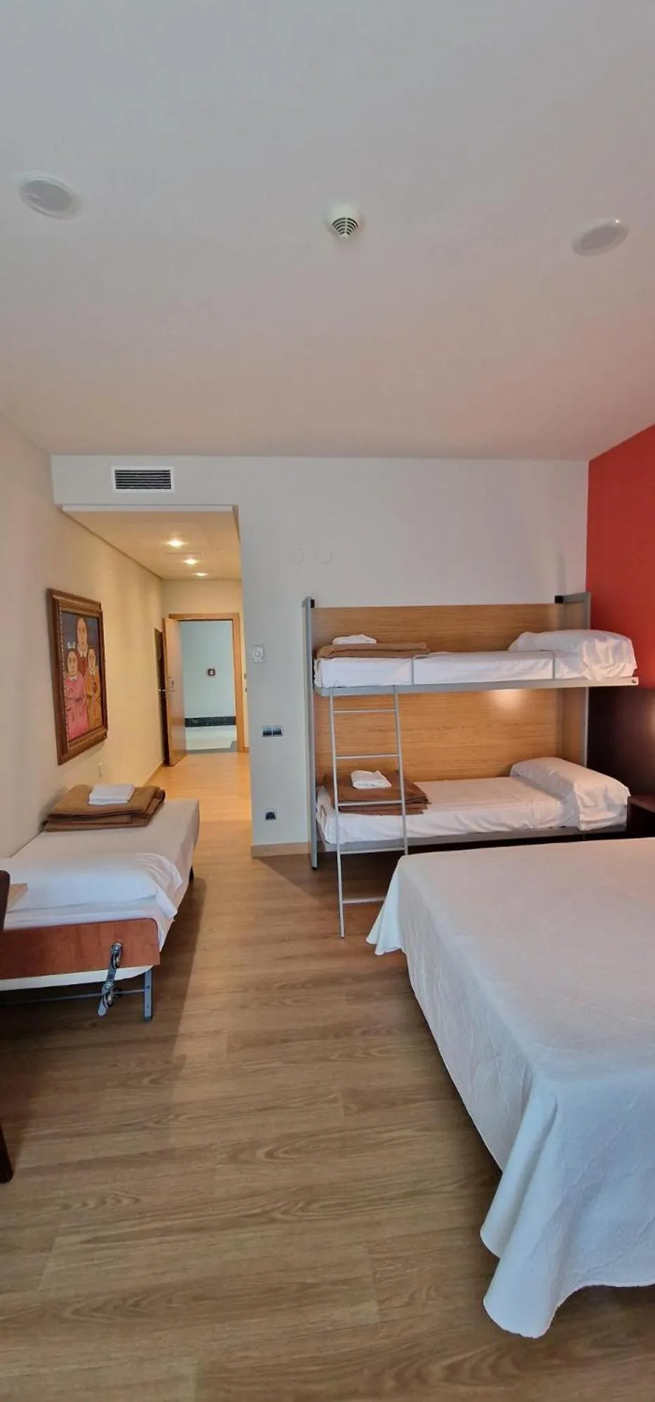 Bedroom in Hotel Marítimo Ris con garaje