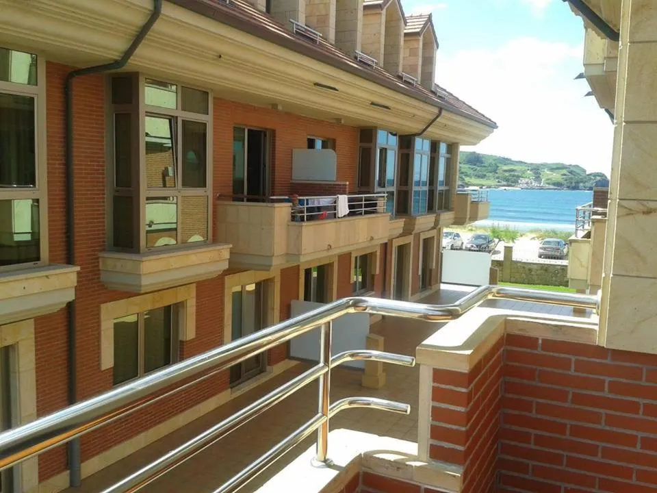 Balcony/Terrace in Hotel Marítimo Ris con garaje