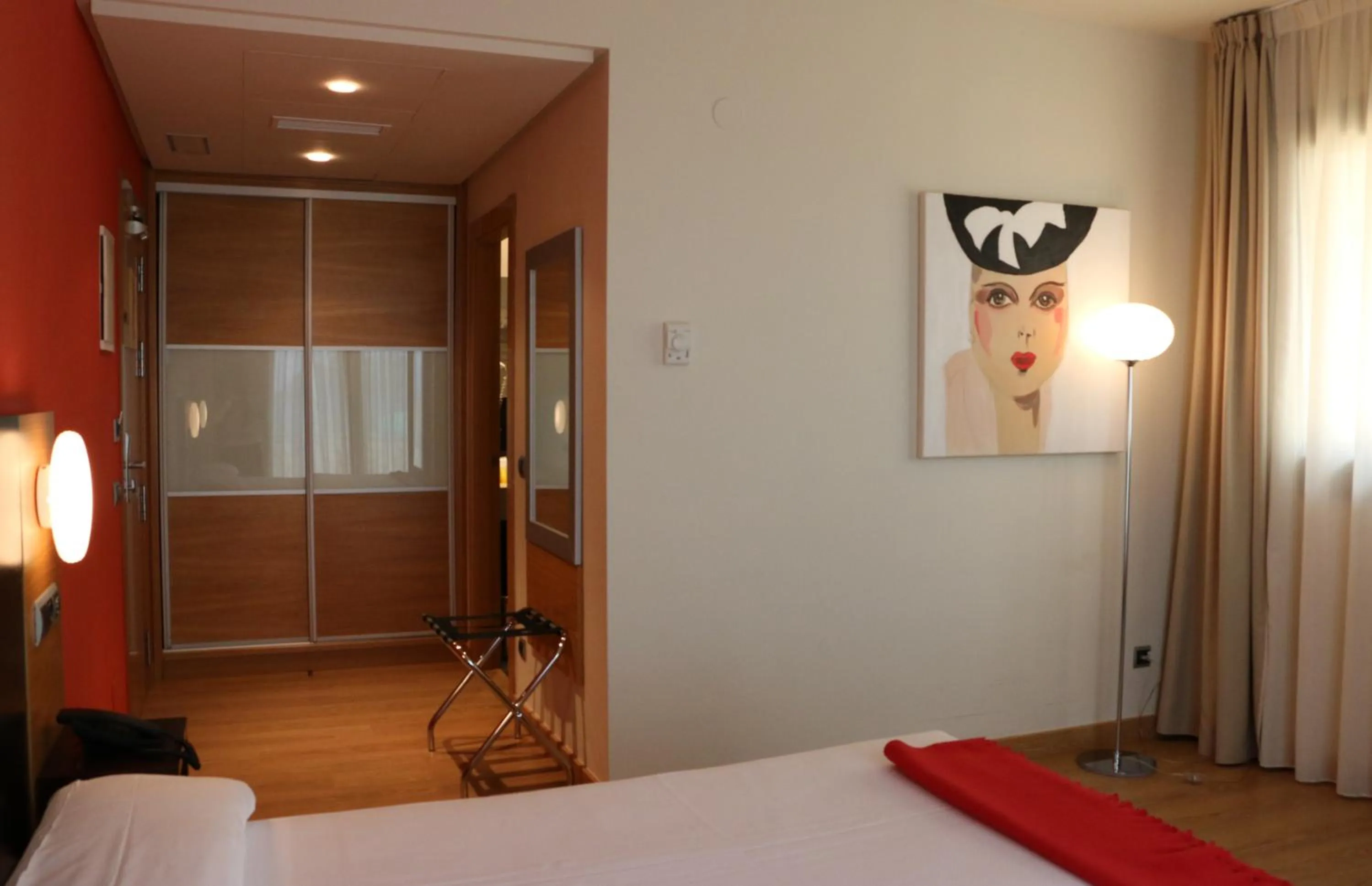 Bedroom in Hotel Marítimo Ris con garaje