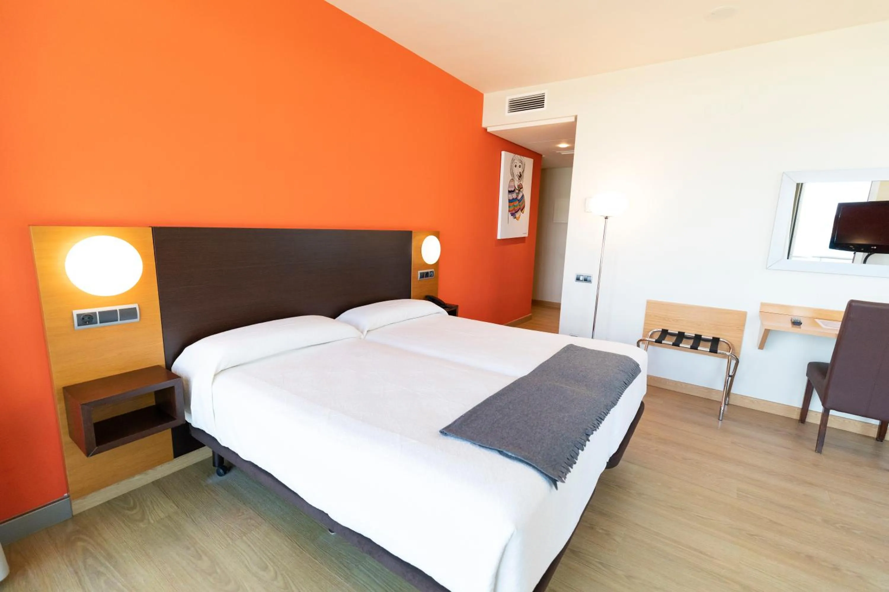 Bedroom in Hotel Marítimo Ris con garaje