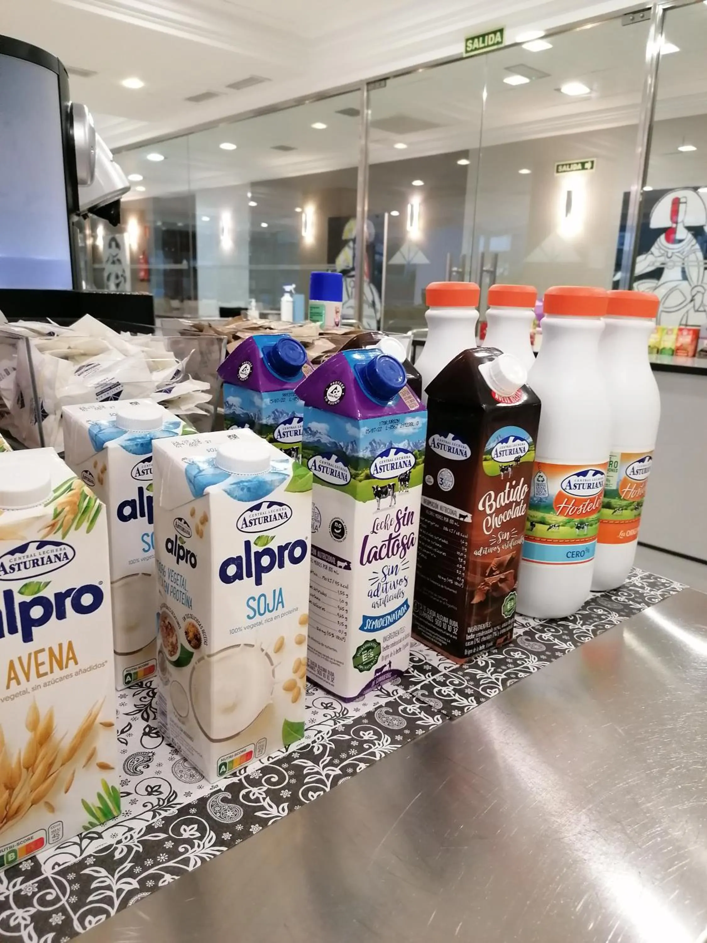 Buffet breakfast in Hotel Marítimo Ris con garaje