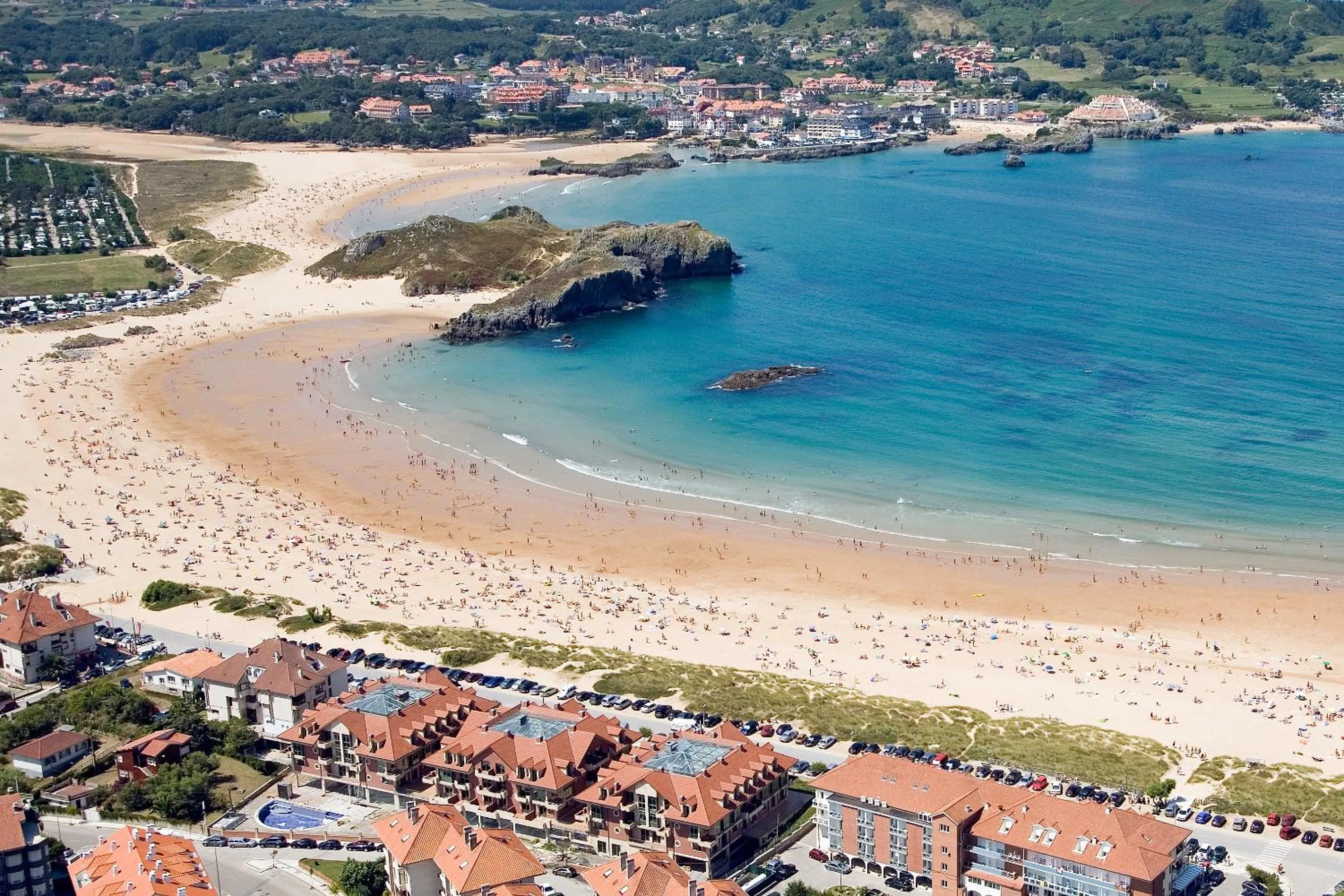 Beach in Hotel Marítimo Ris con garaje