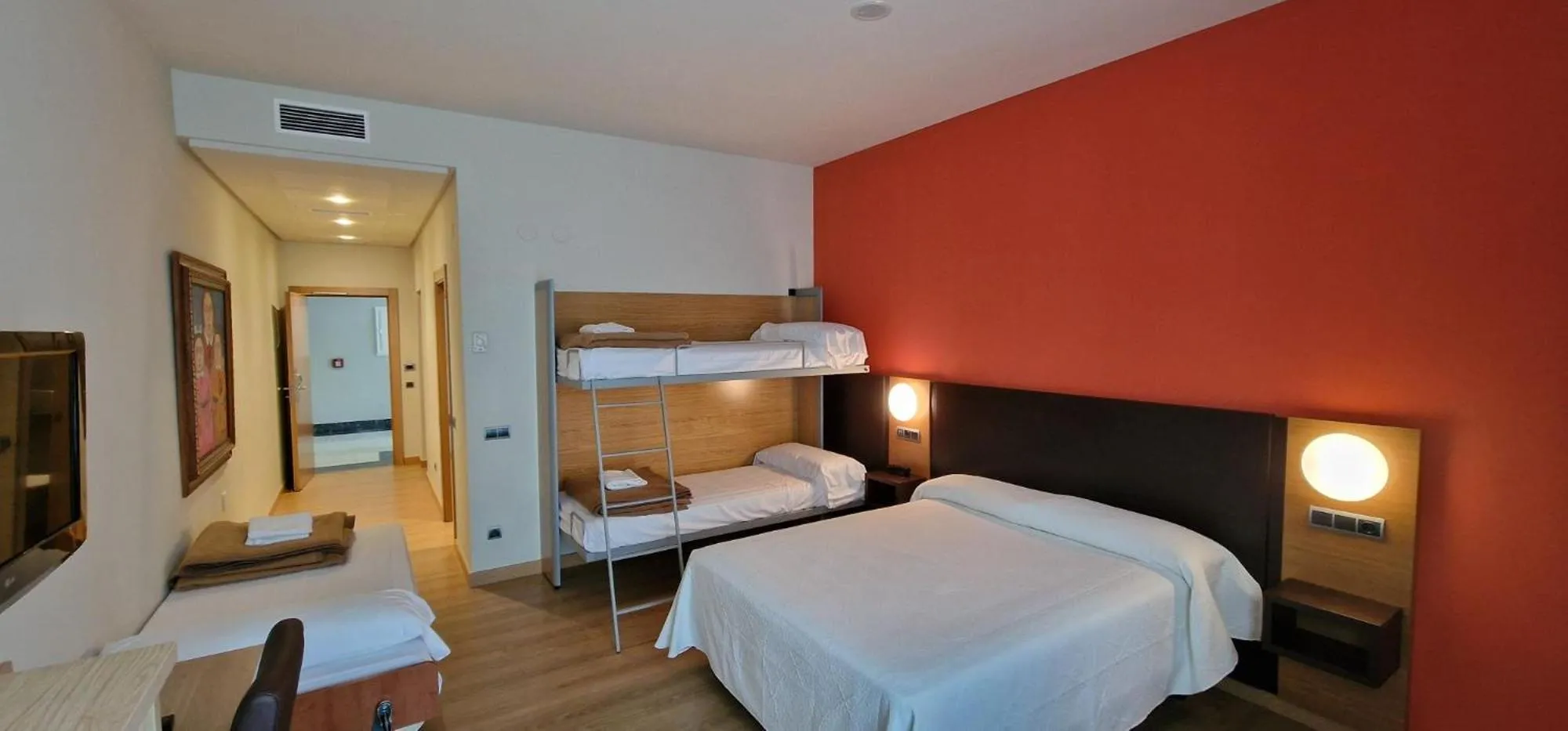 Bedroom in Hotel Marítimo Ris con garaje