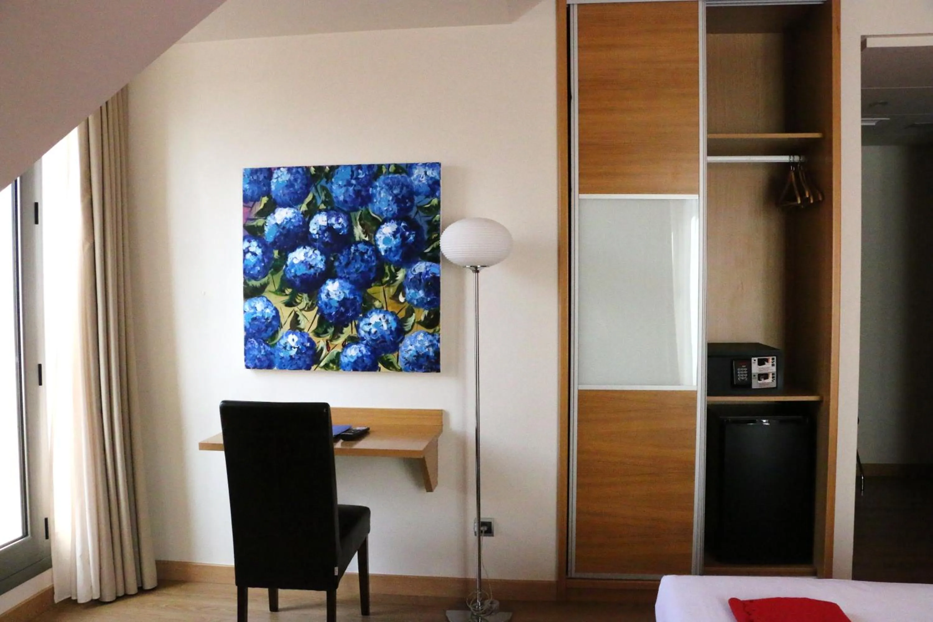 Bedroom in Hotel Marítimo Ris con garaje