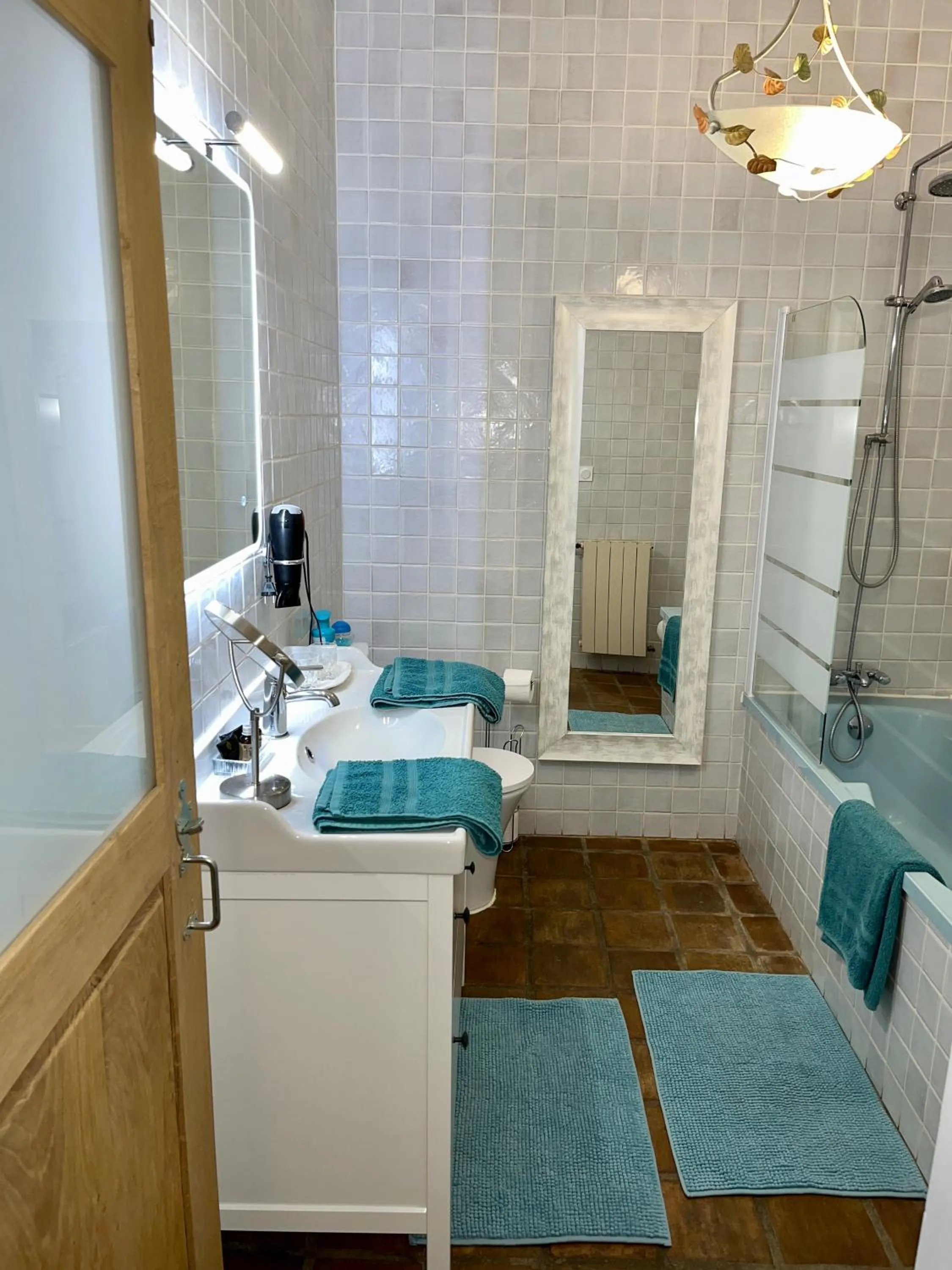 Bathroom in Le Mas Saint Jacques