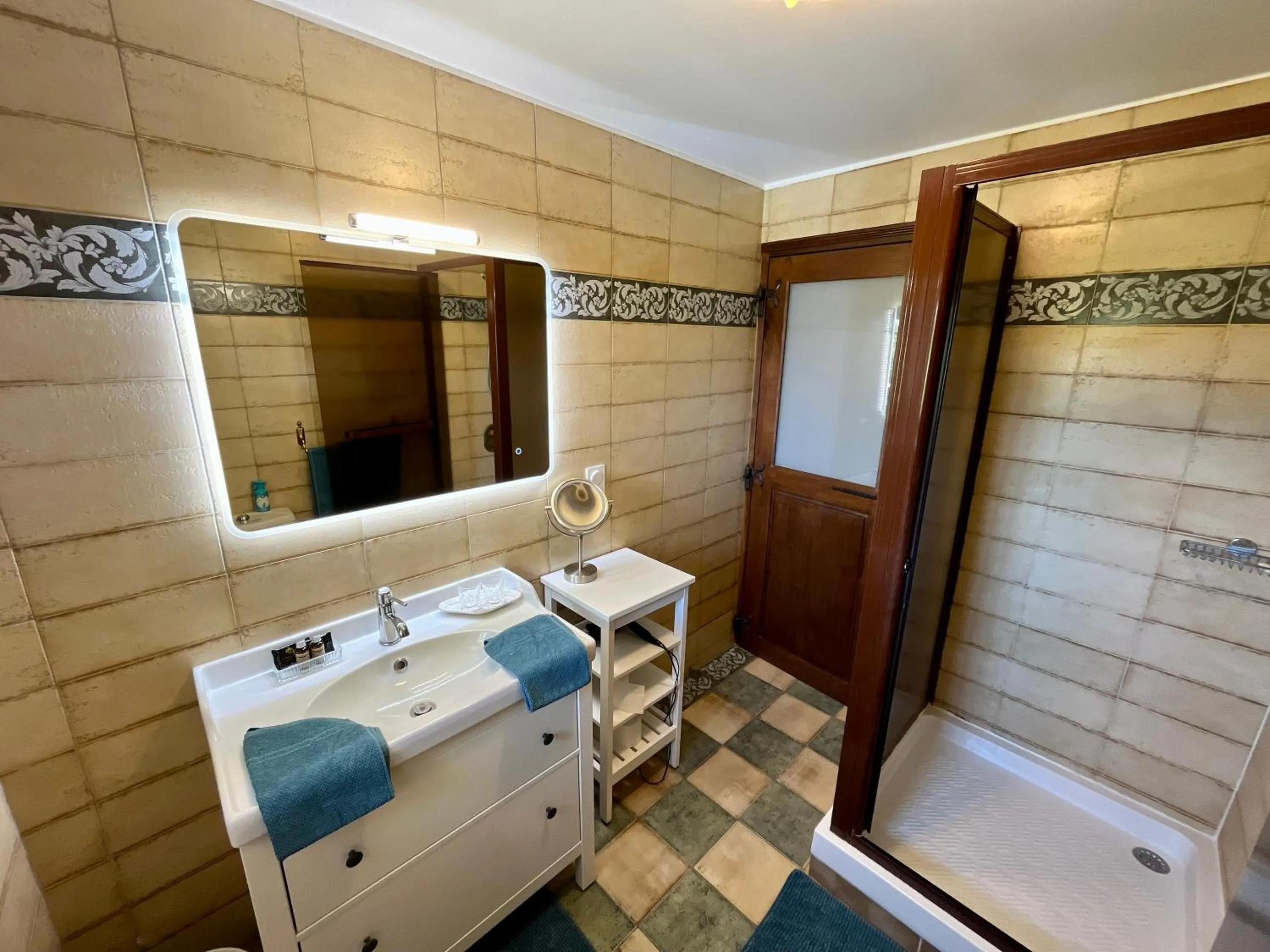 Bathroom in Le Mas Saint Jacques