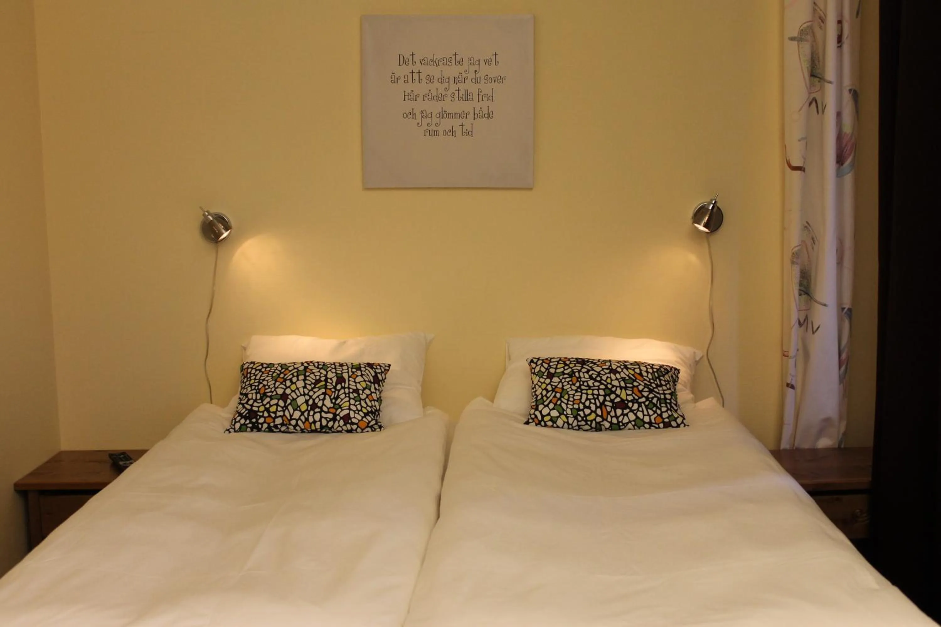 Bed in Stationshusets Hotell och Café