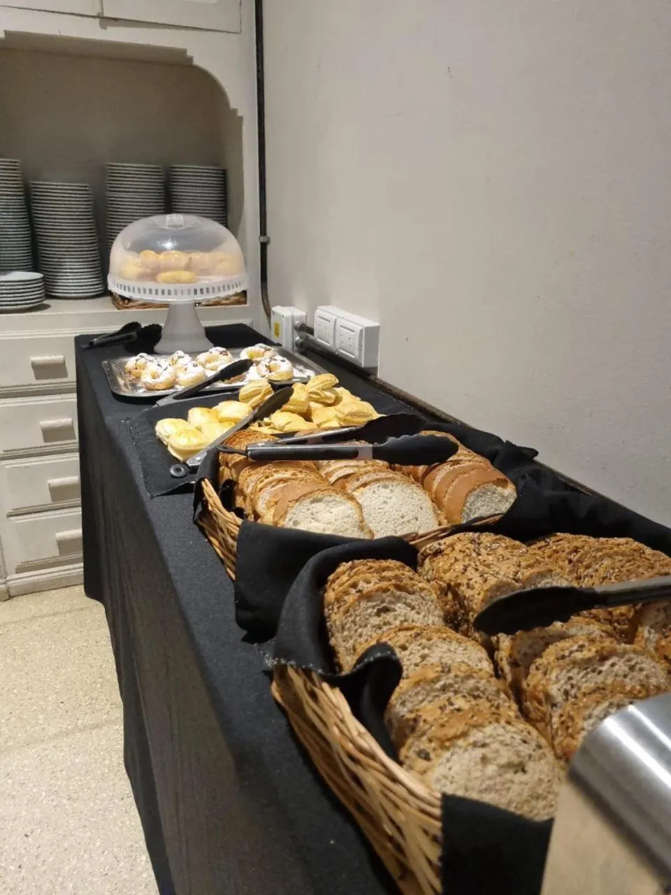 Buffet breakfast in Hotel Lyon by MH