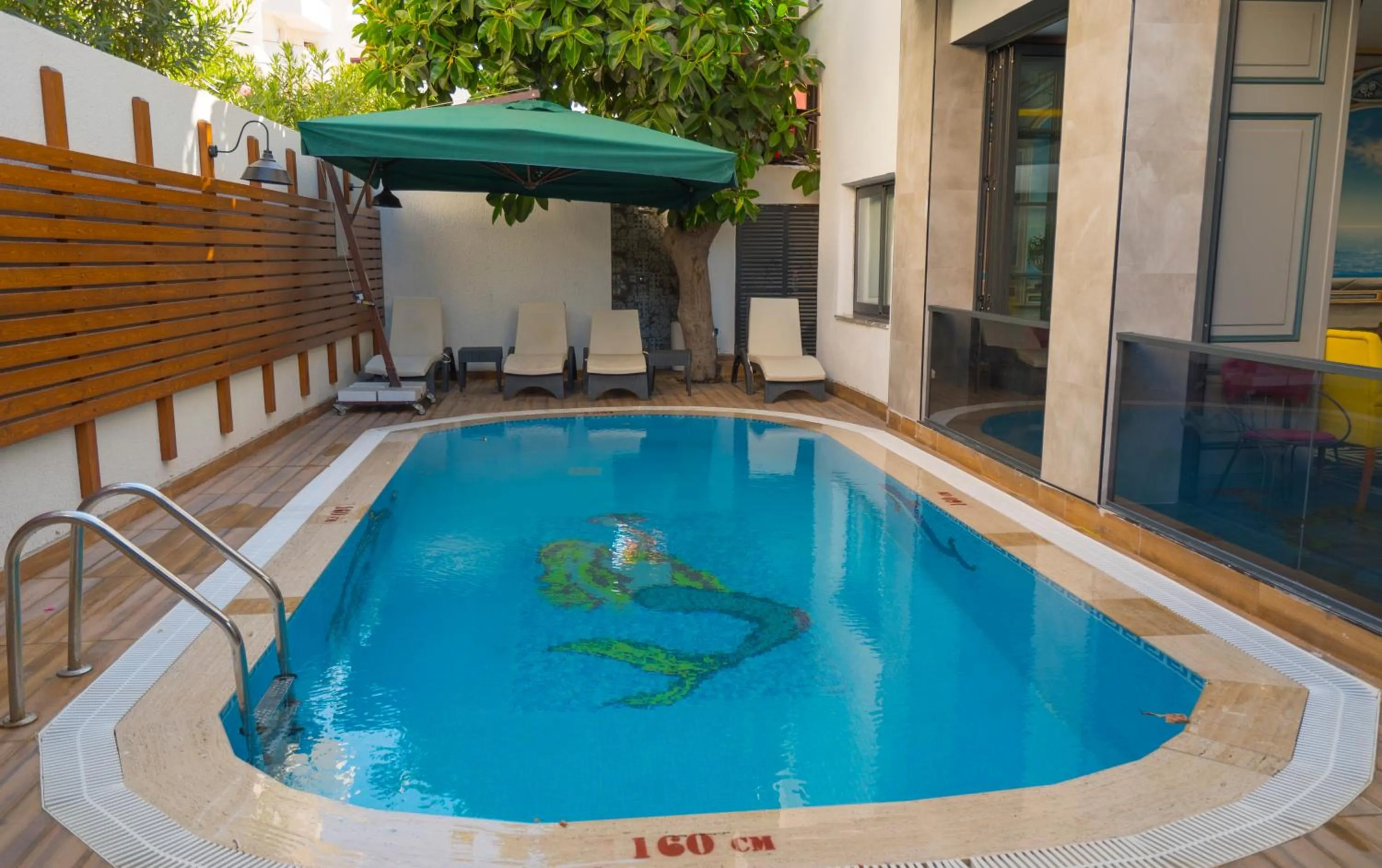 Swimming pool in Marmaris Beach Hotel