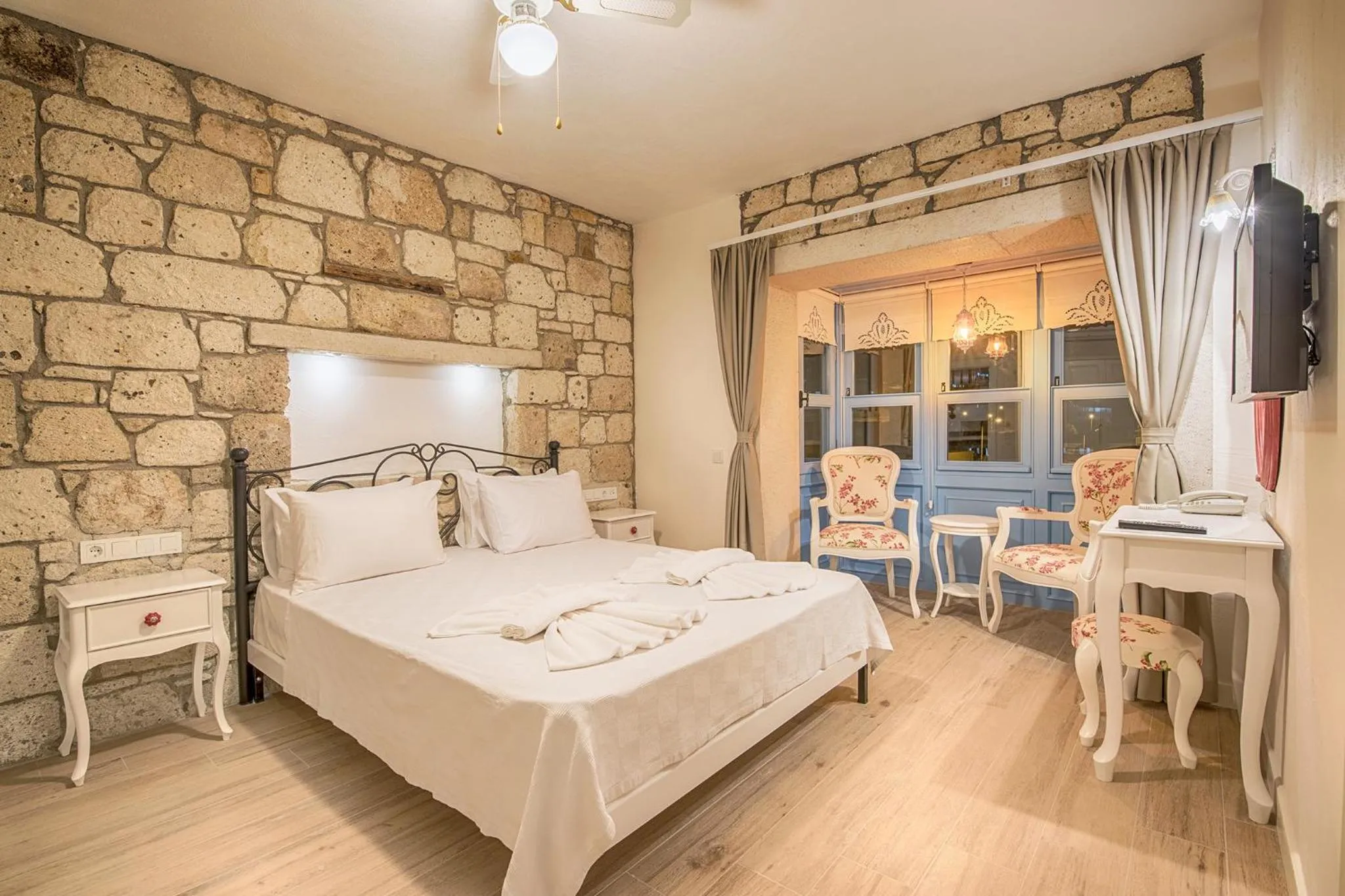 Bedroom, Bed in Bademli Konak Otel