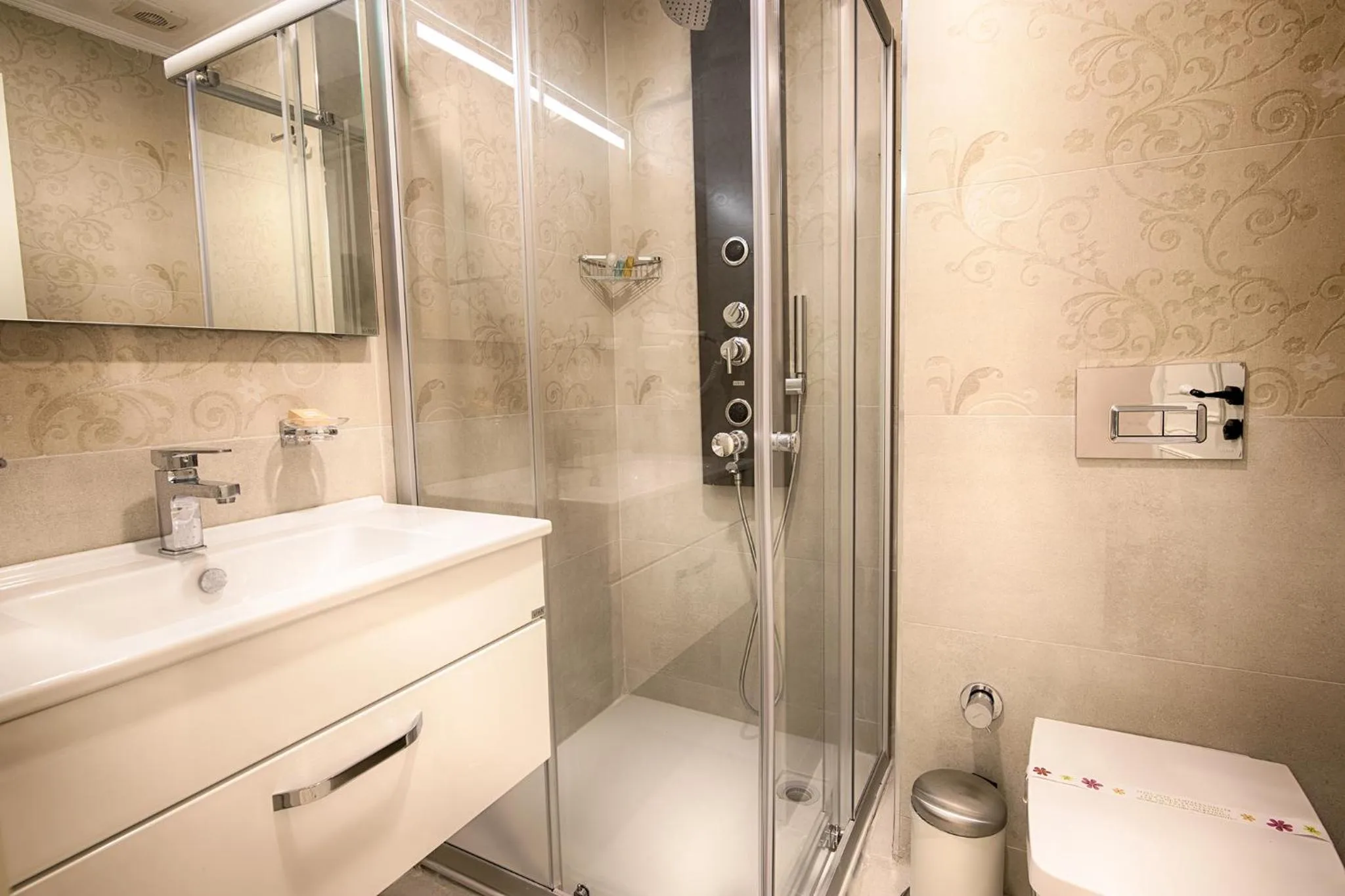 Bathroom in Bademli Konak Otel