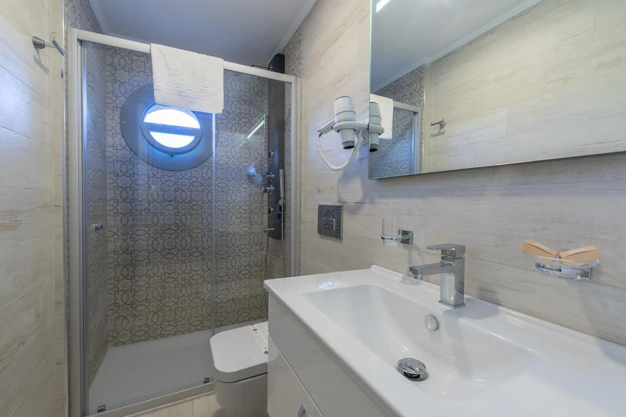 Bathroom in Bademli Konak Otel