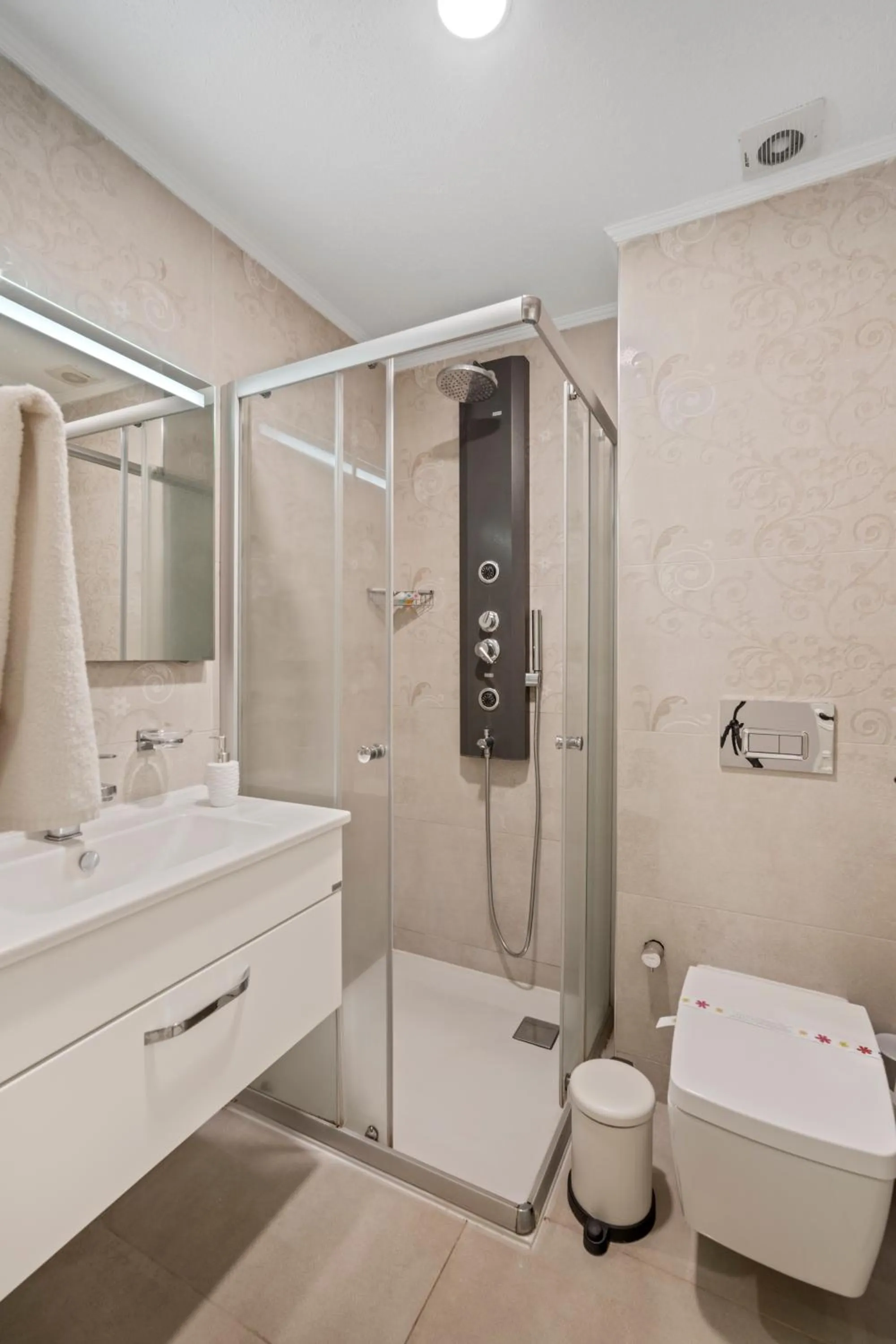 Bathroom in Bademli Konak Otel