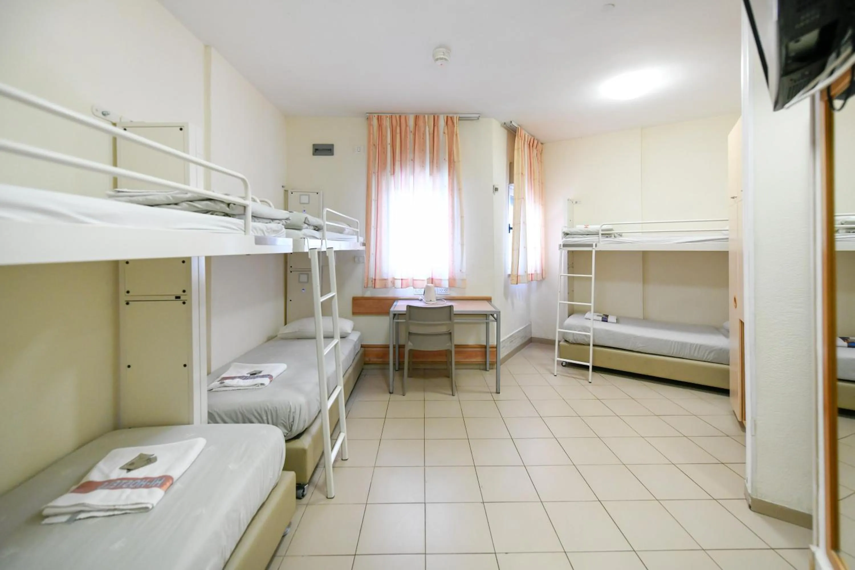 Bed in HI Agron - Jerusalem Hostel