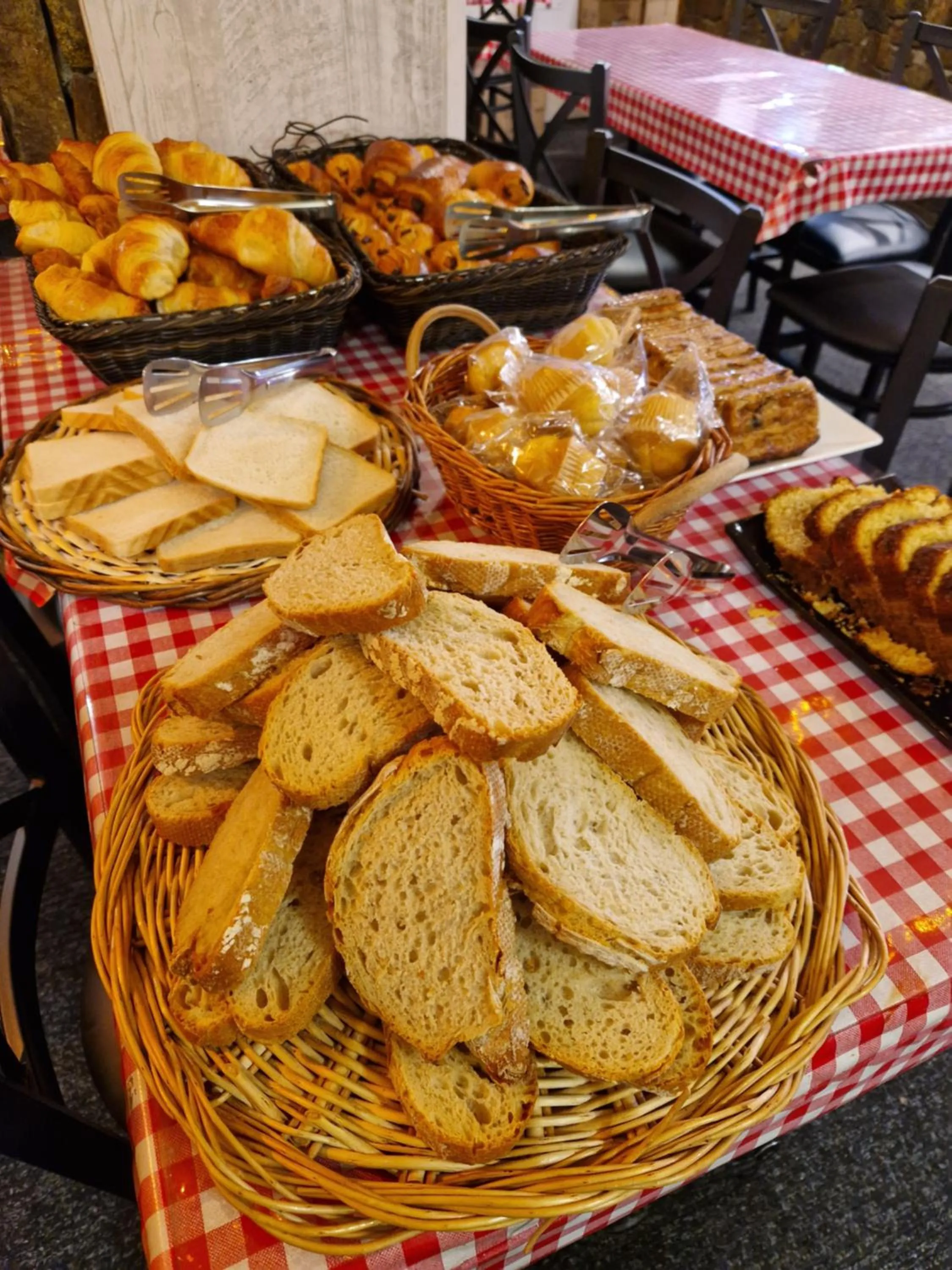 Food and drinks in Hotel Panda