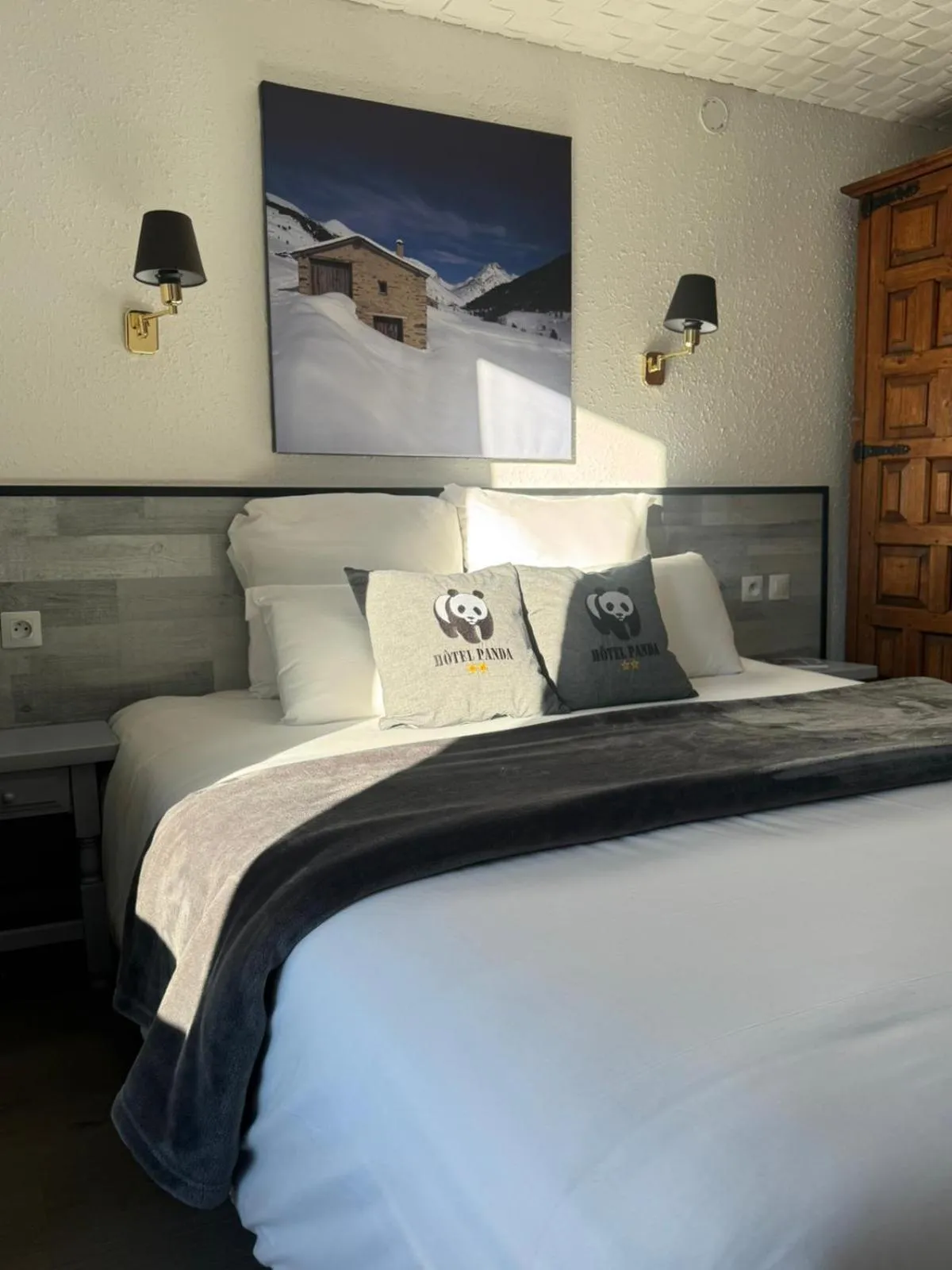 Photo of the whole room, Bed in Hotel Panda