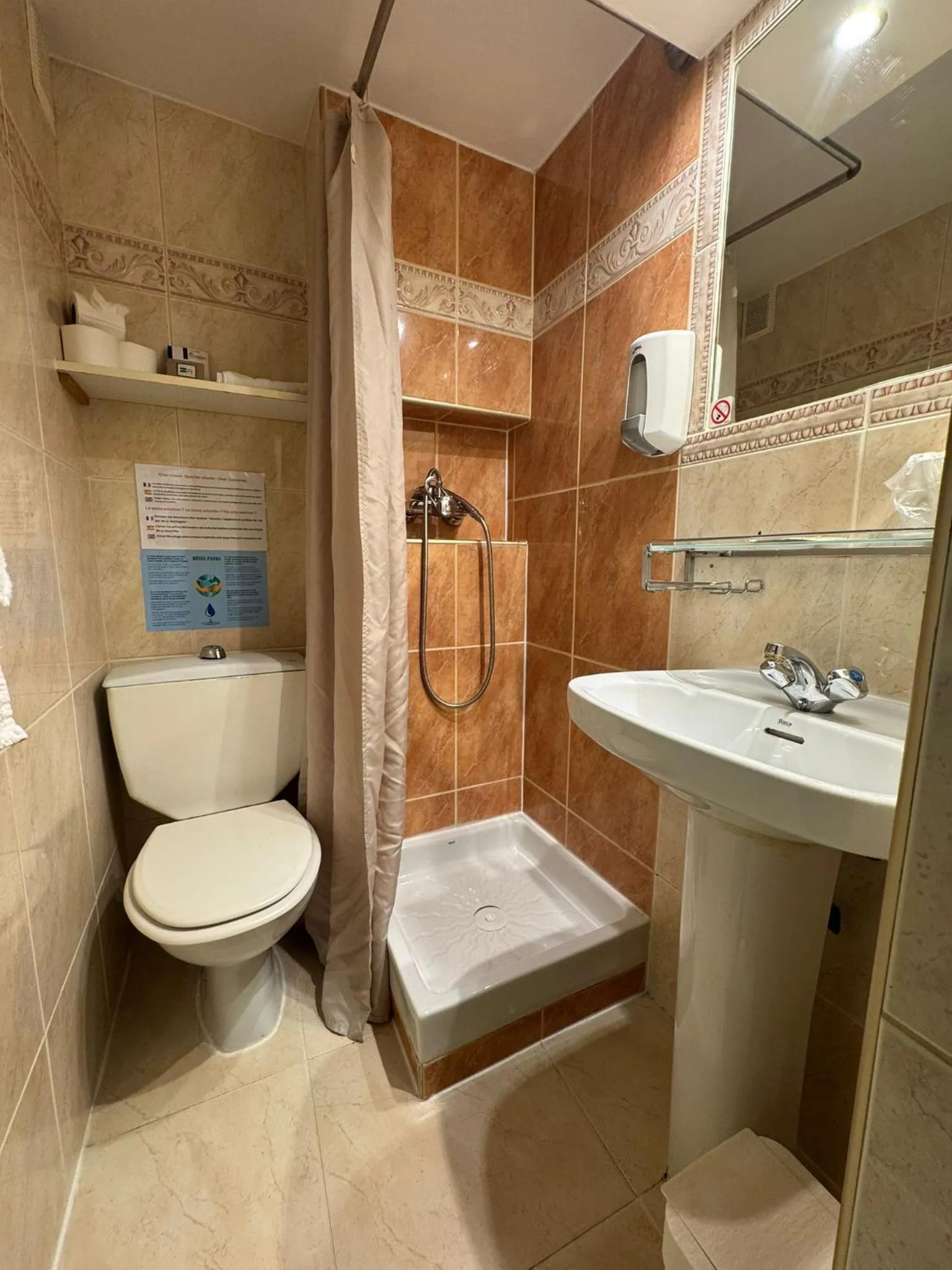 Shower in Hotel Panda