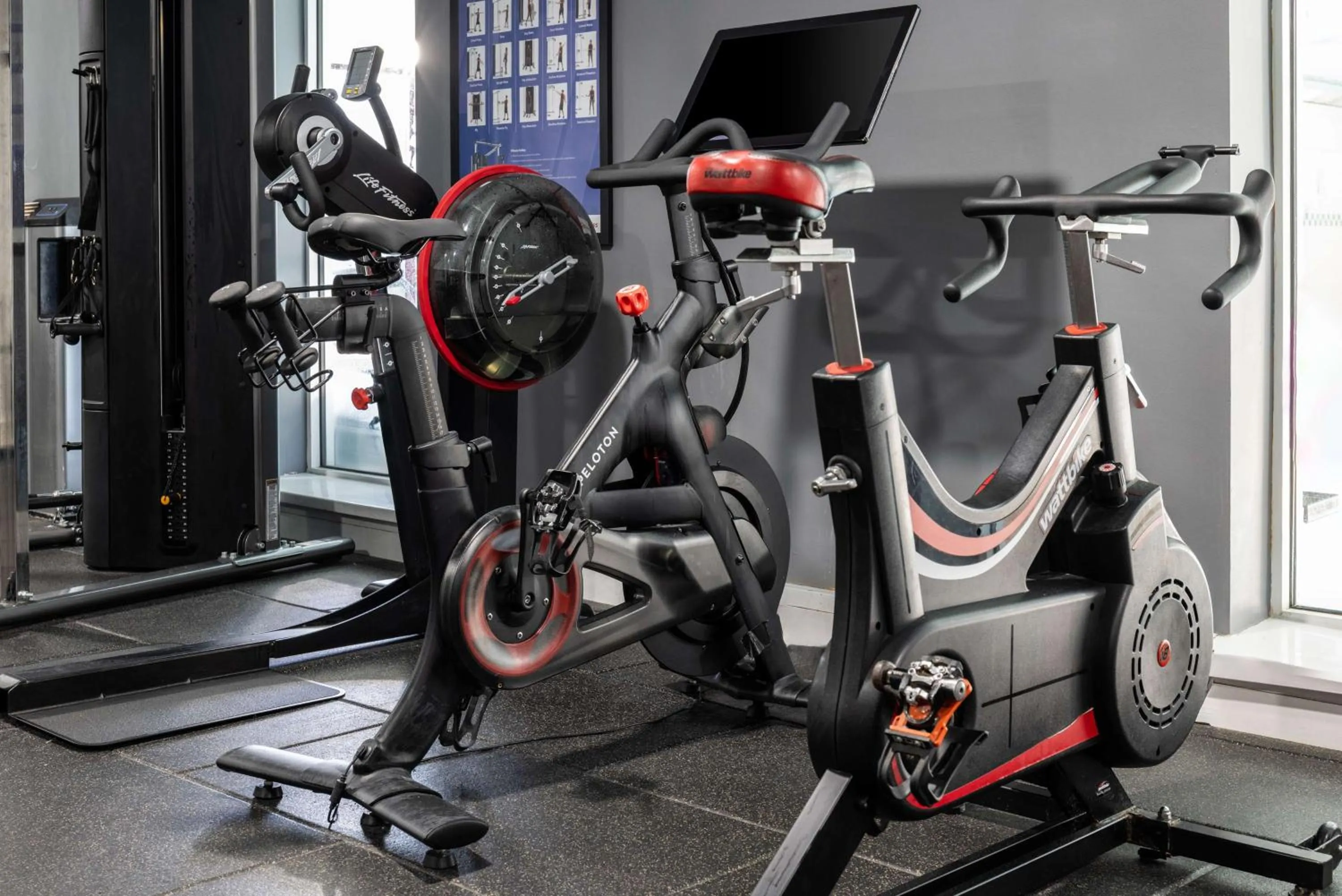 Fitness centre/facilities in DoubleTree by Hilton Bristol North