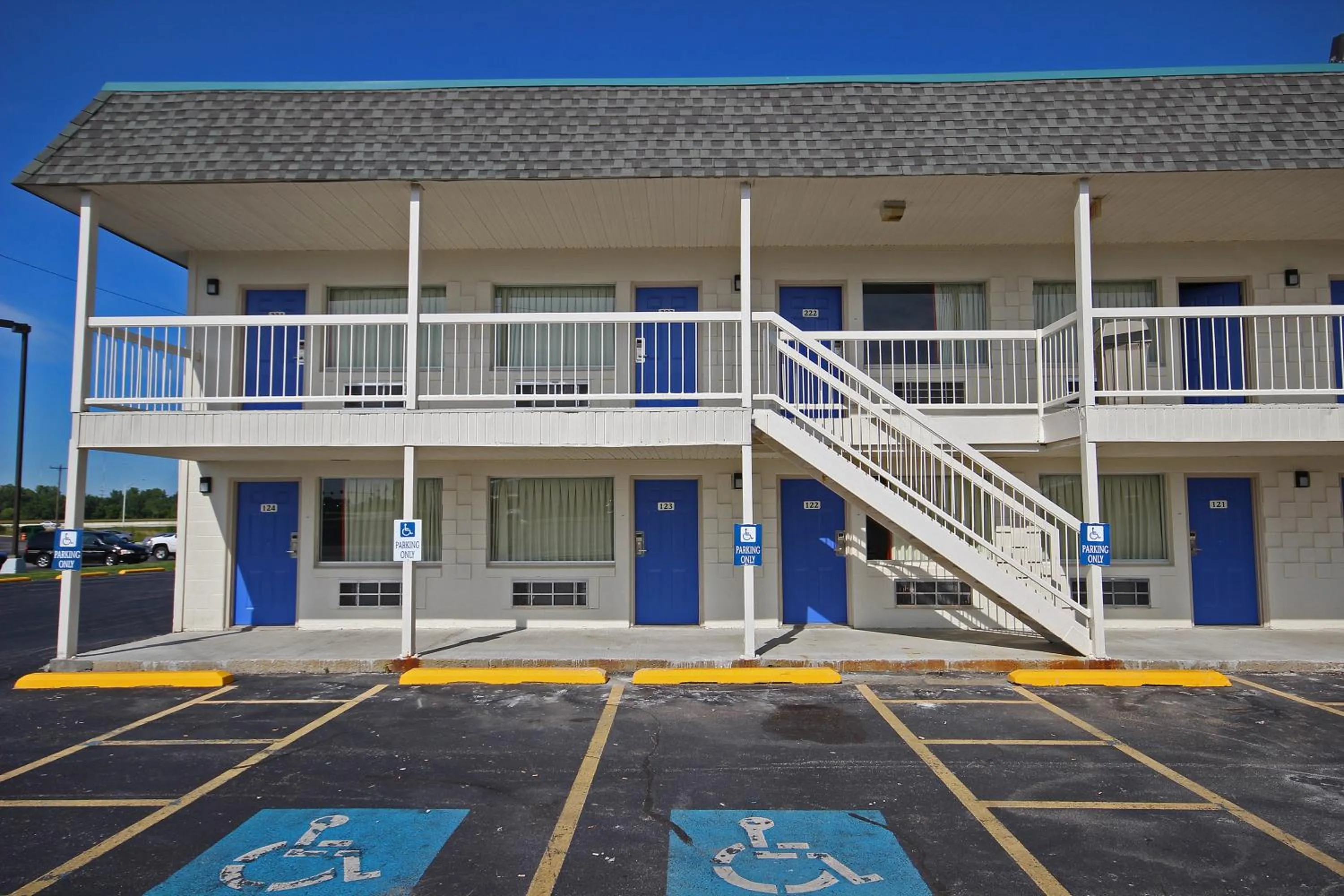 Facade/entrance in Motel 6-Lima, OH