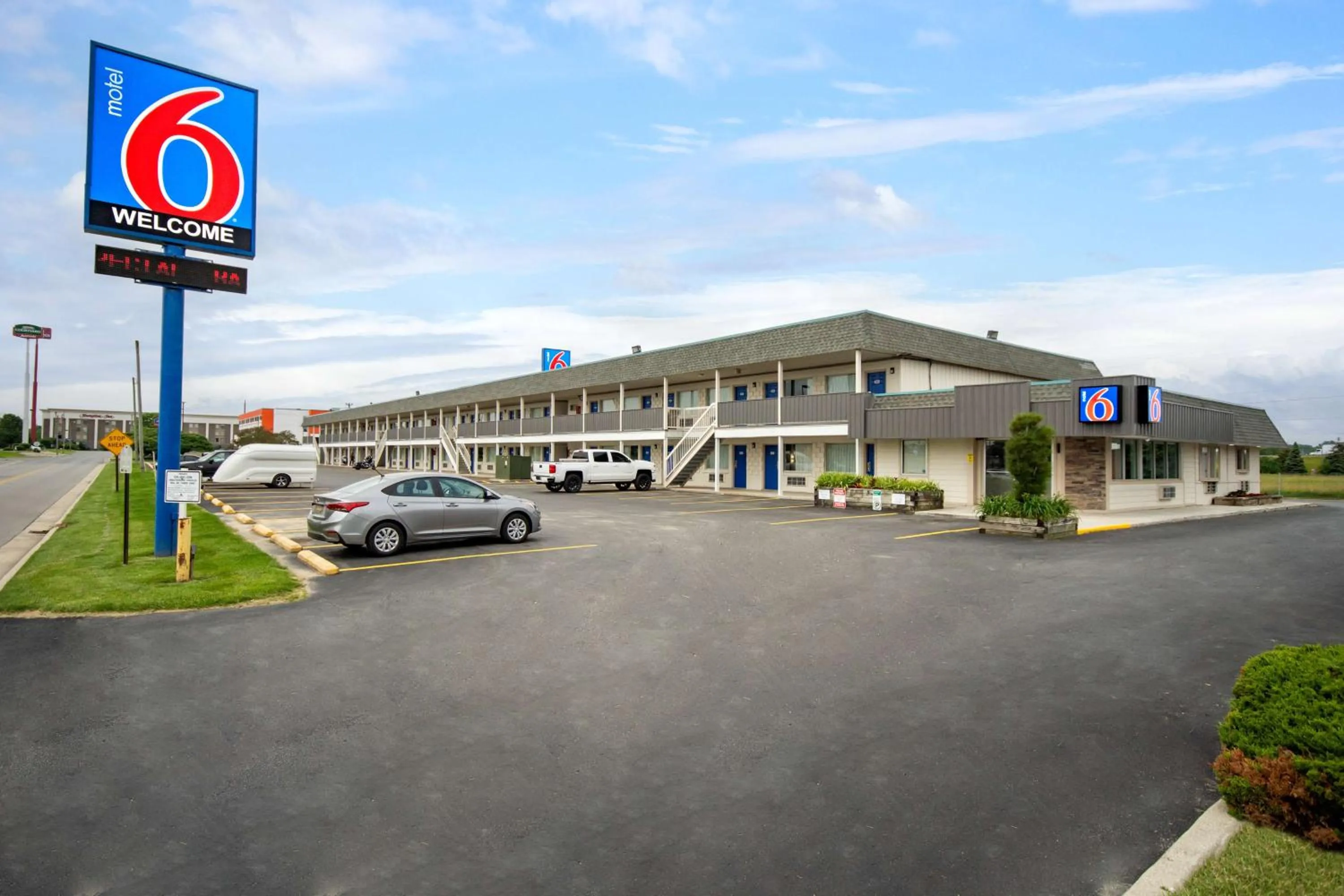 Property building in Motel 6-Lima, OH