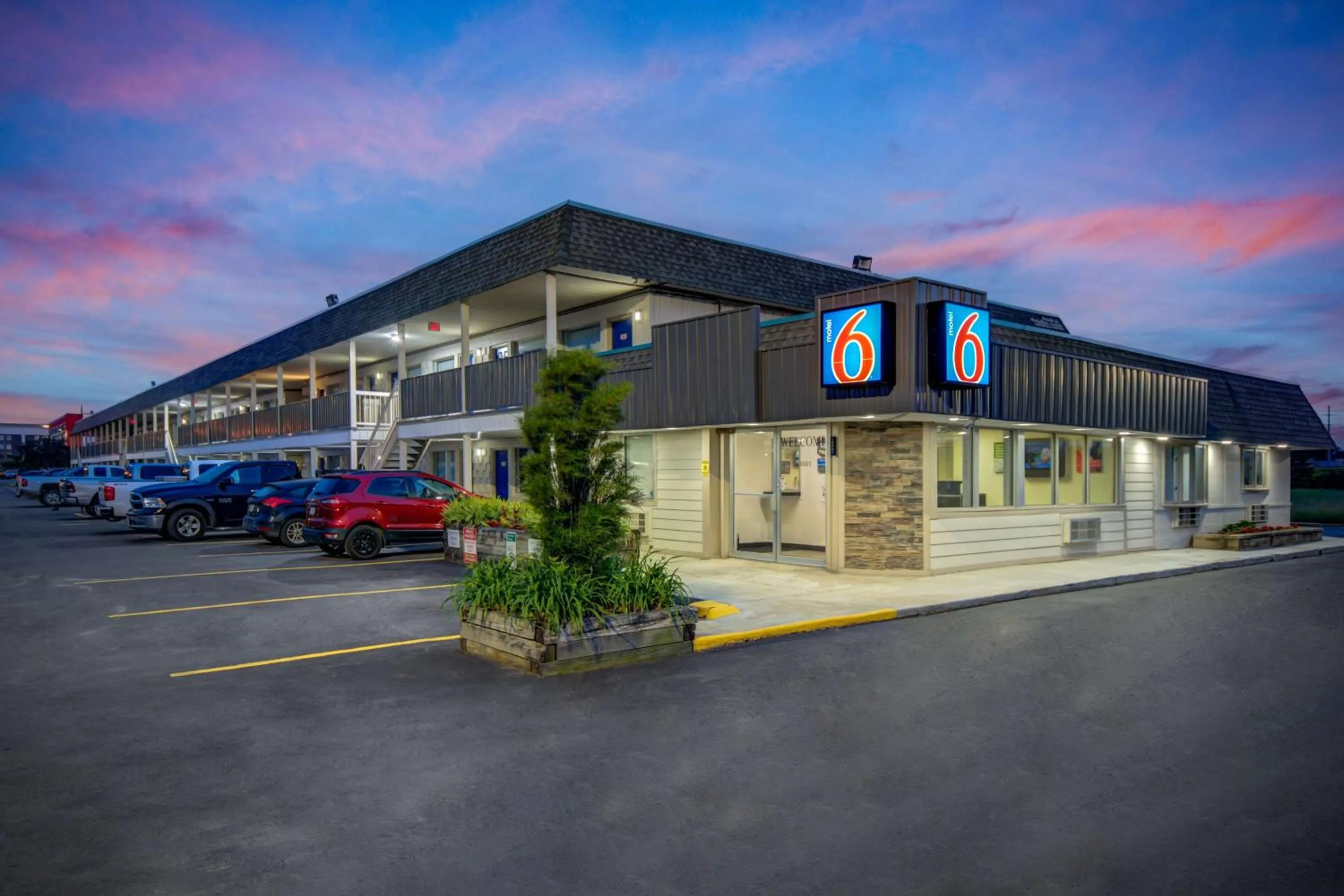 Property building in Motel 6-Lima, OH