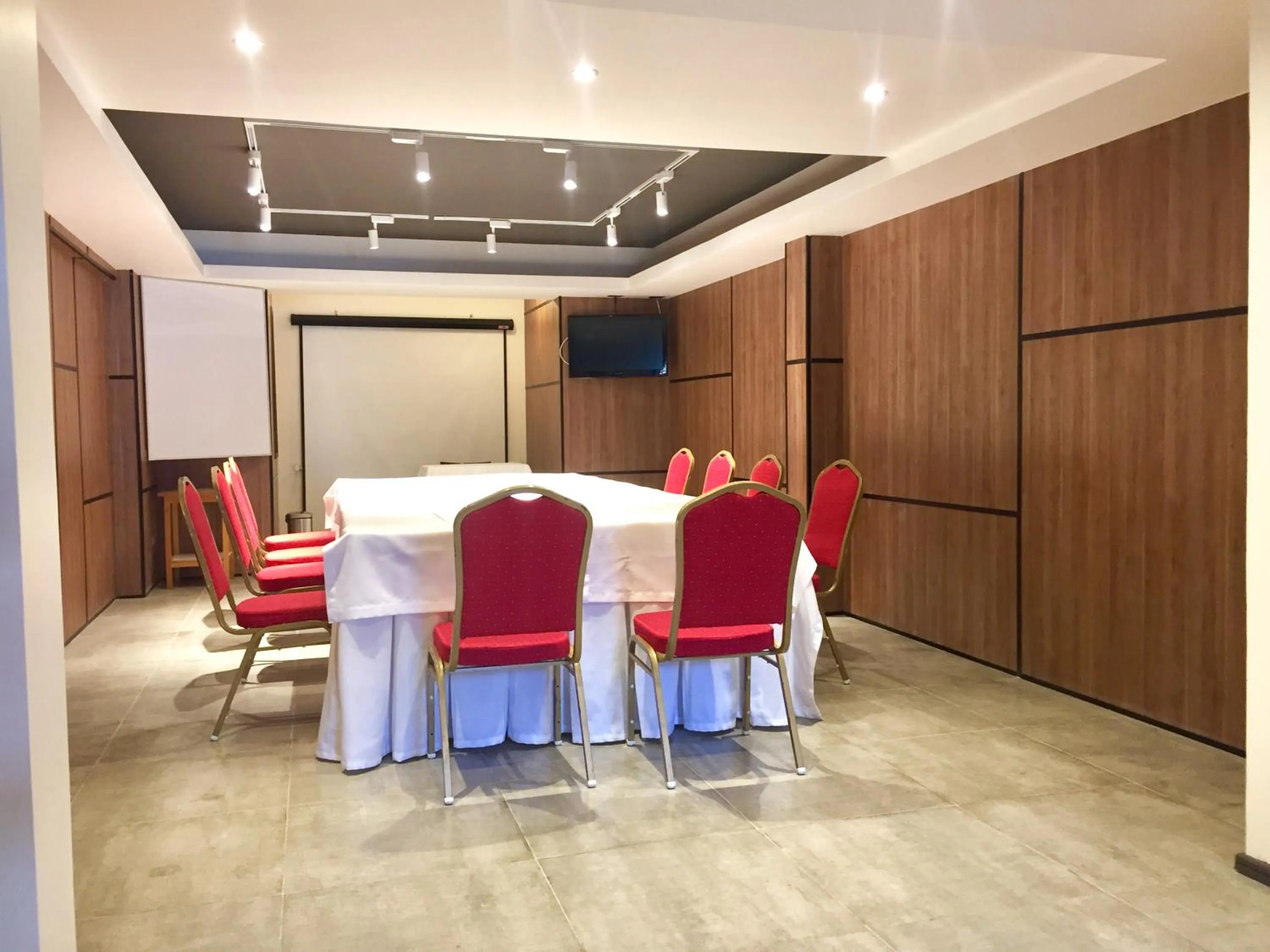 Business facilities in KU Hotel Turismo Temuco