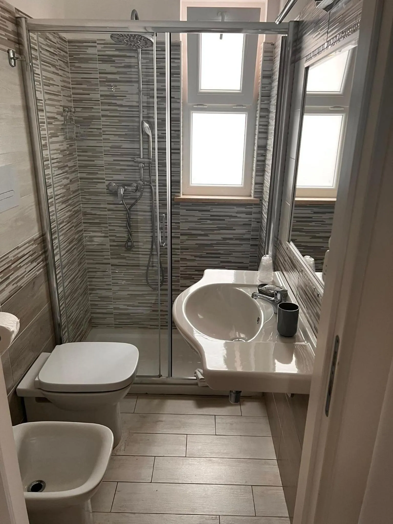 Shower in Le Tre Rose