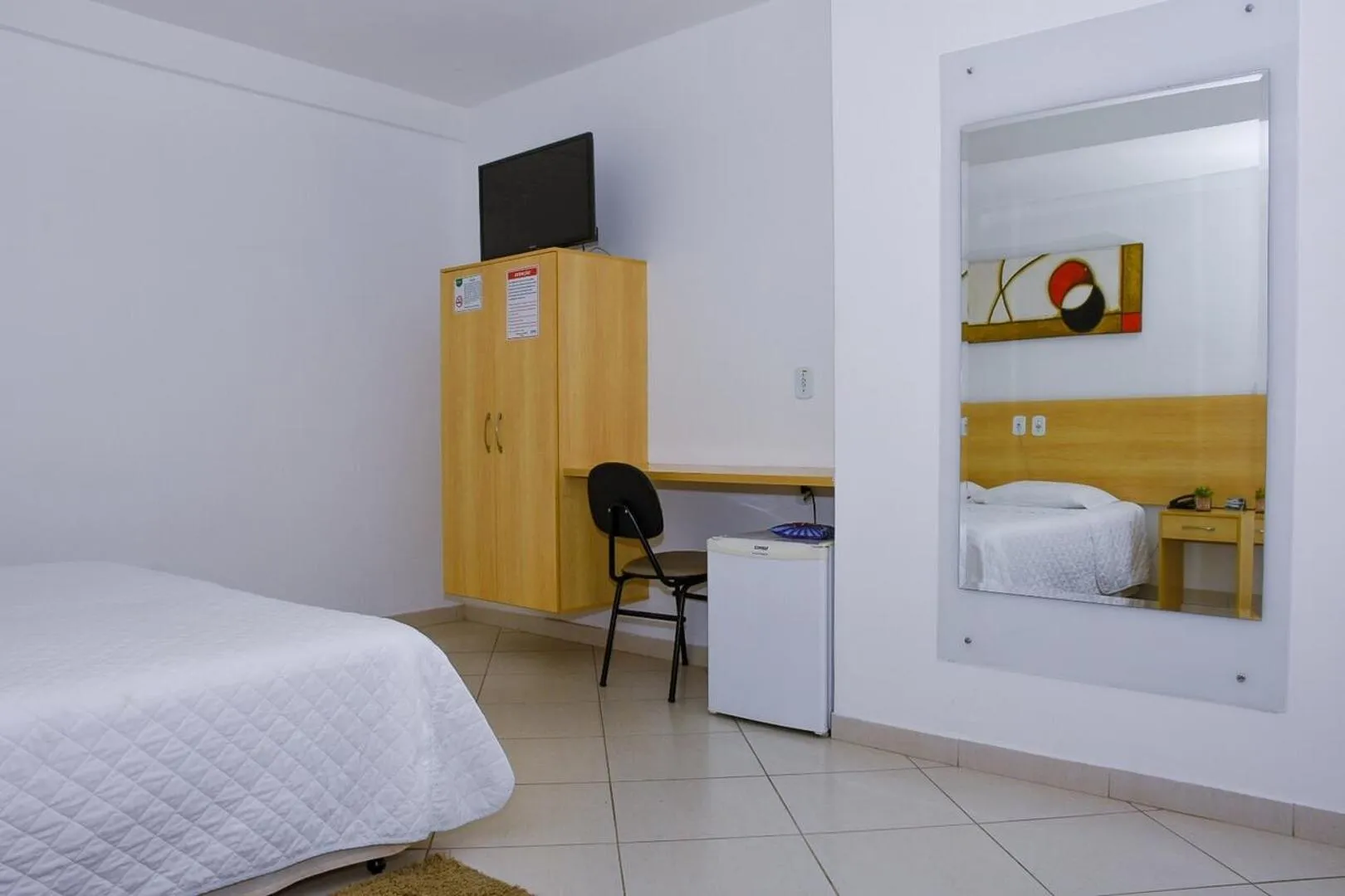 Bathroom, Bed in Pioneiro Hotel