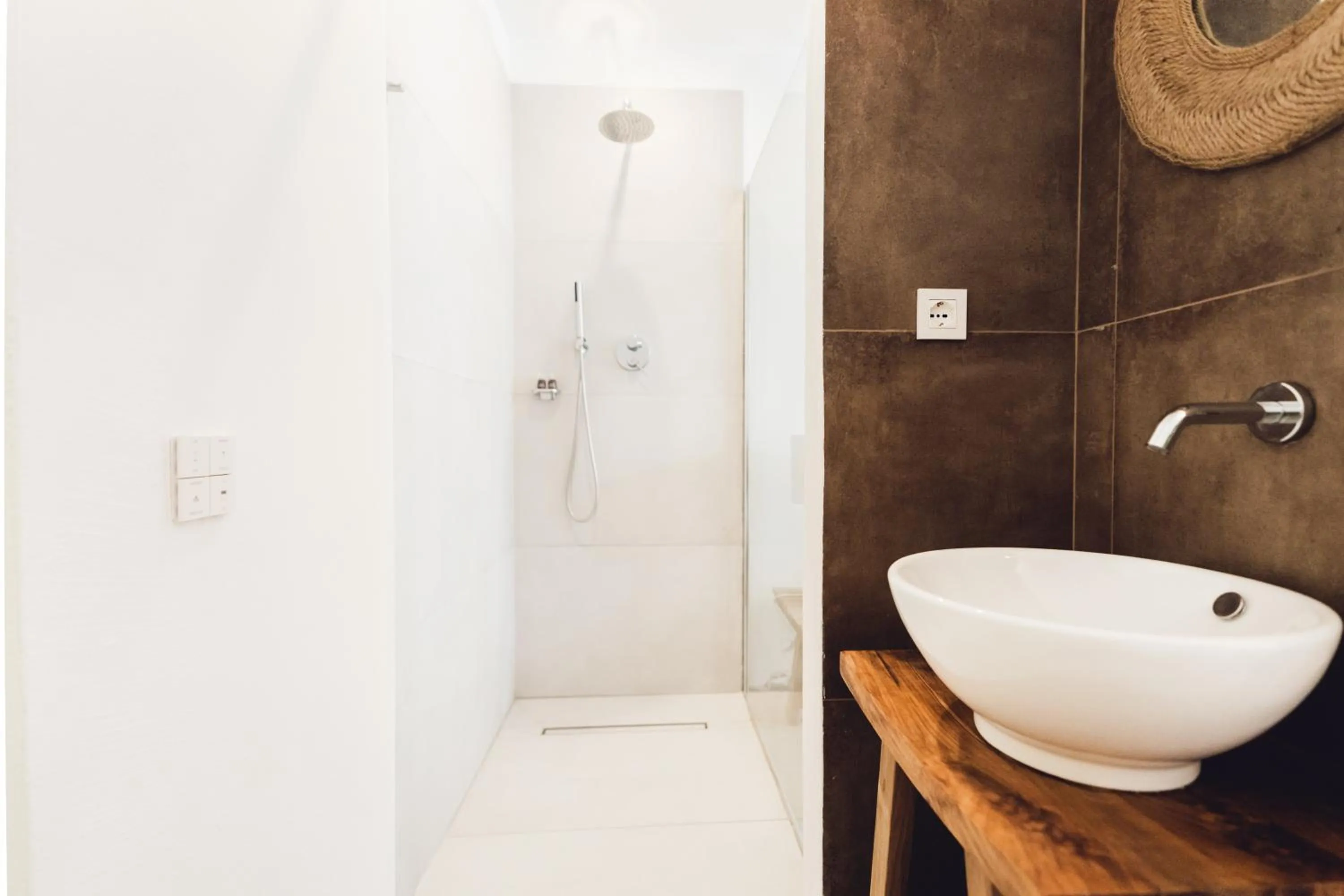 Shower in Break for two