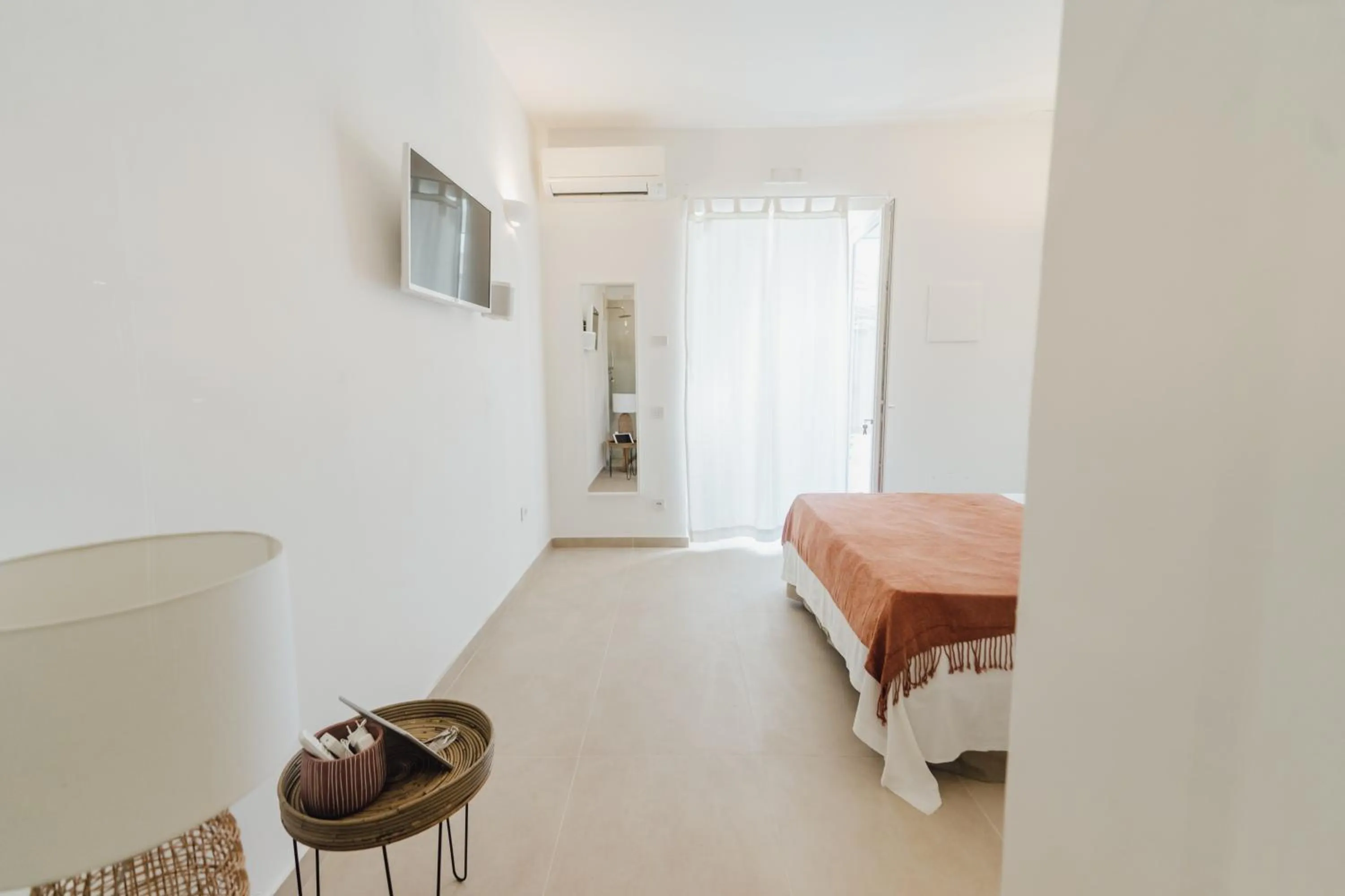 Photo of the whole room, Bed in Break for two