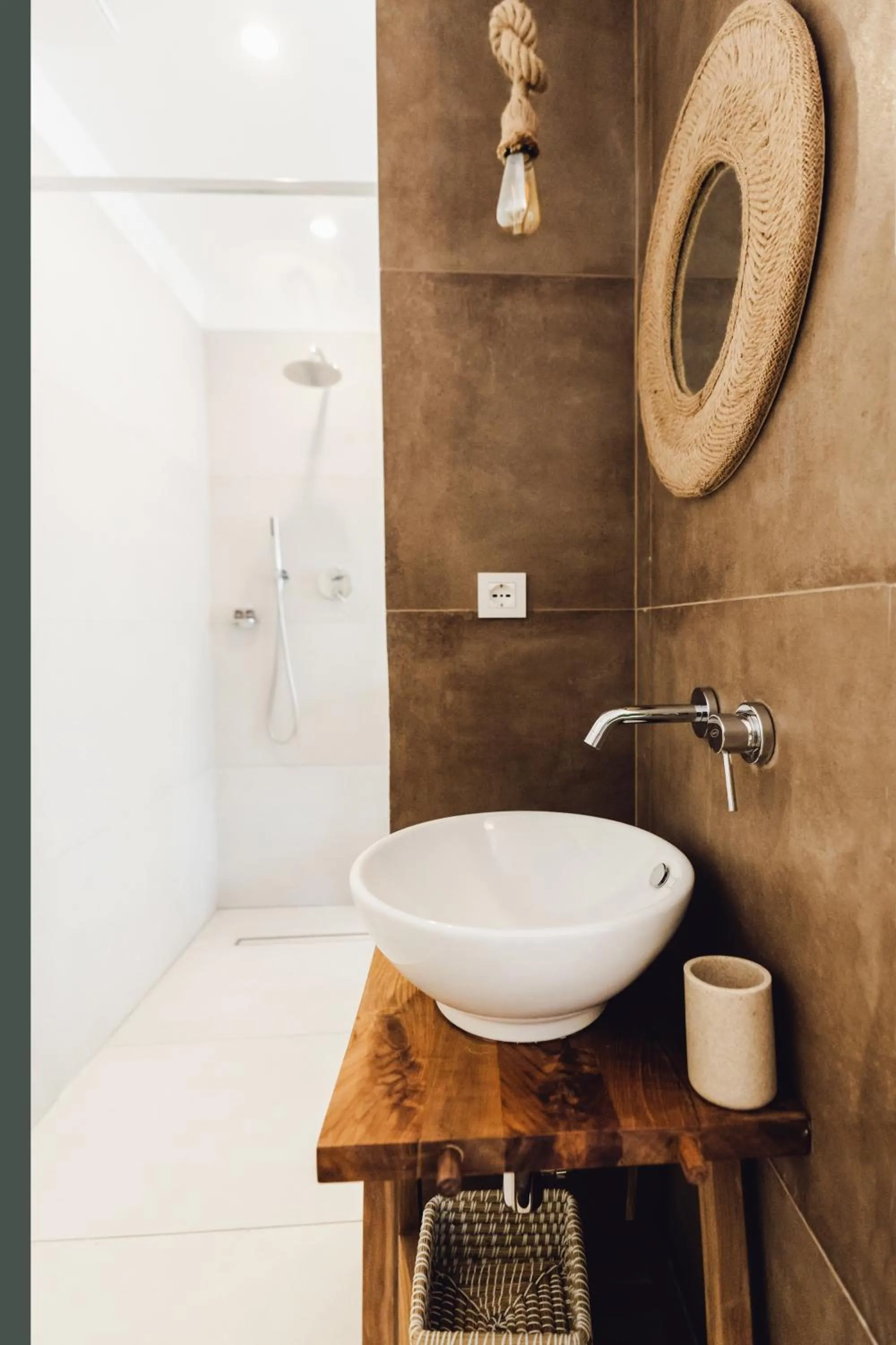 Shower in Break for two