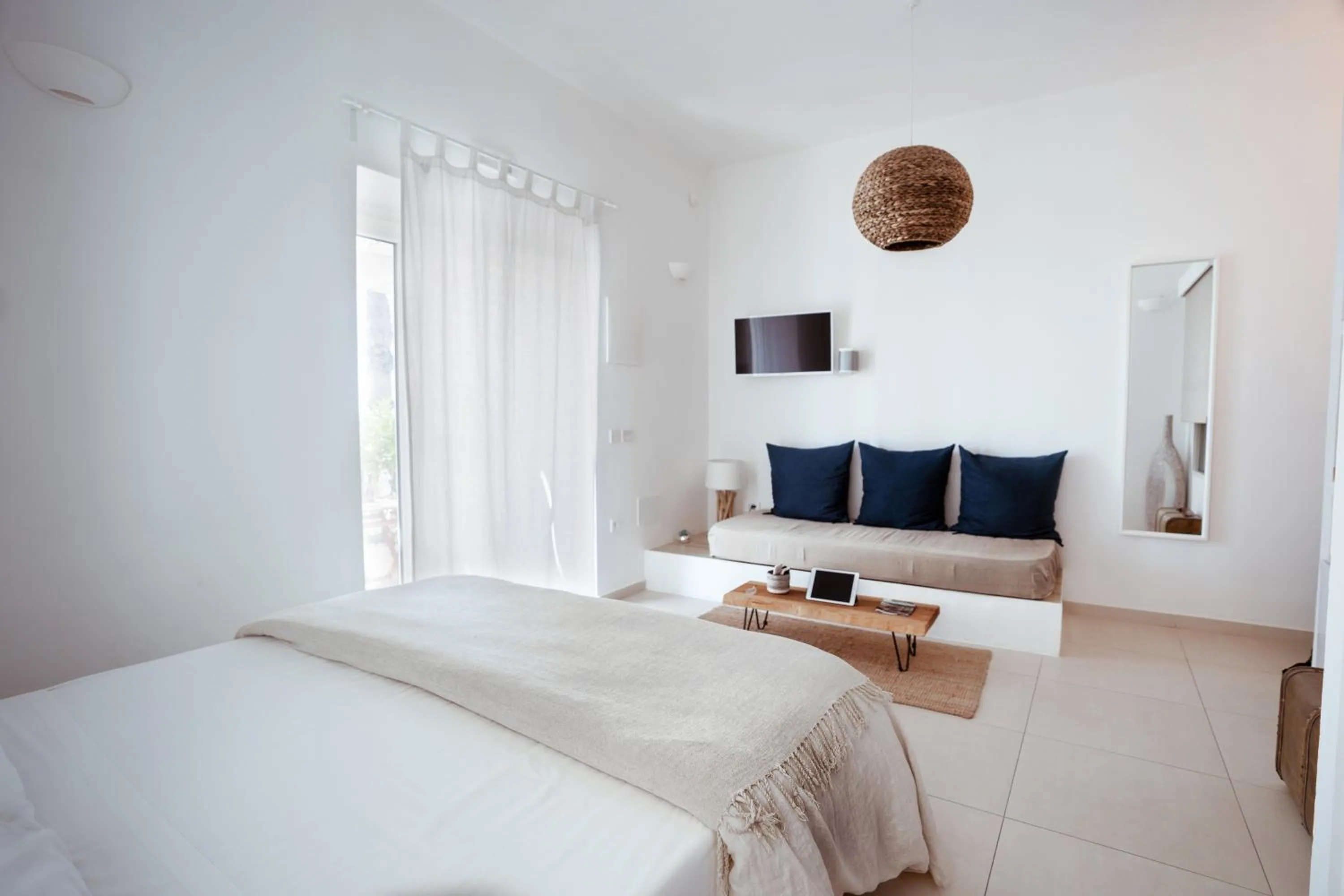 Photo of the whole room, Bed in Break for two